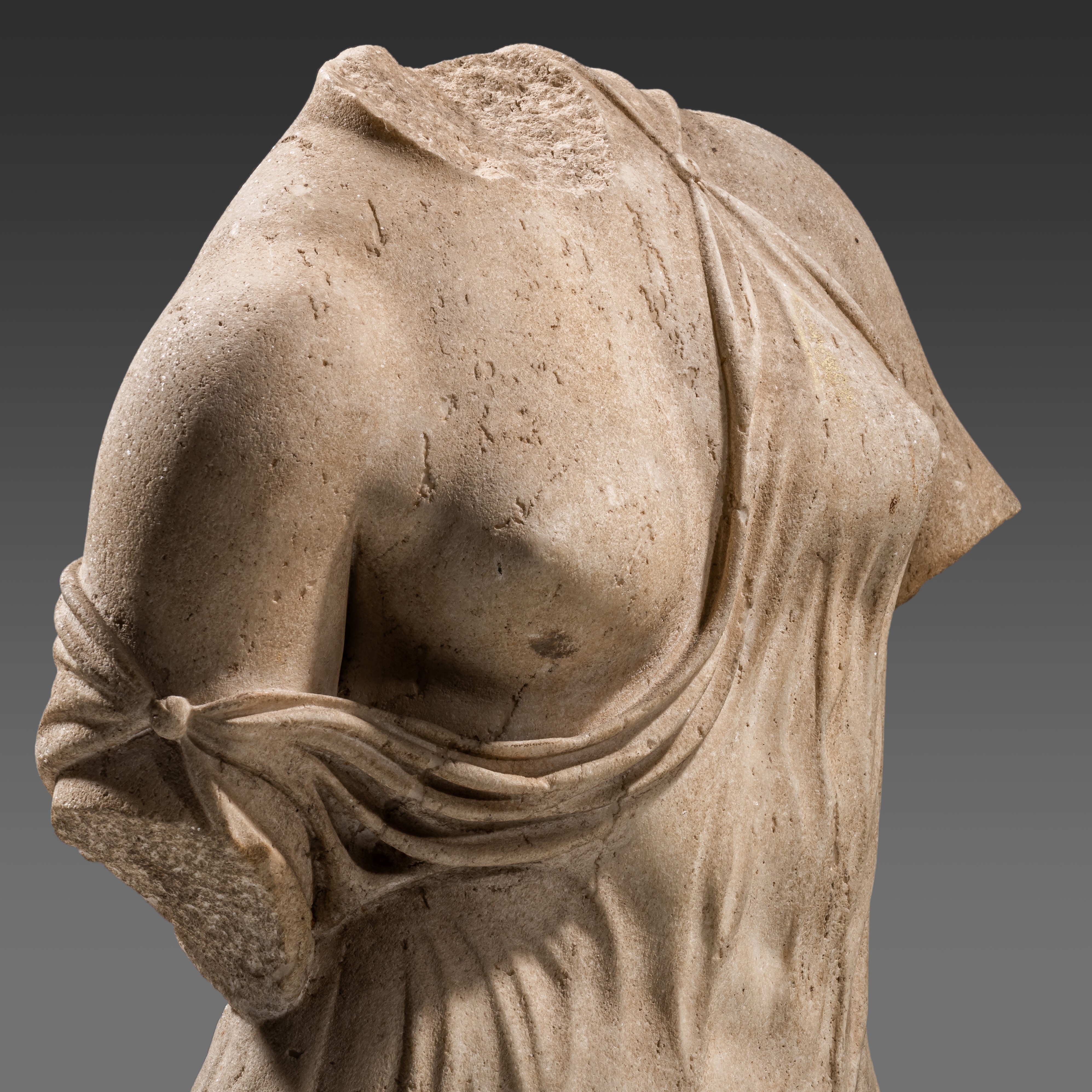 A marble copy after the Roman 'Venus Genetrix', 19thC or later, 90 cm - Image 7 of 12