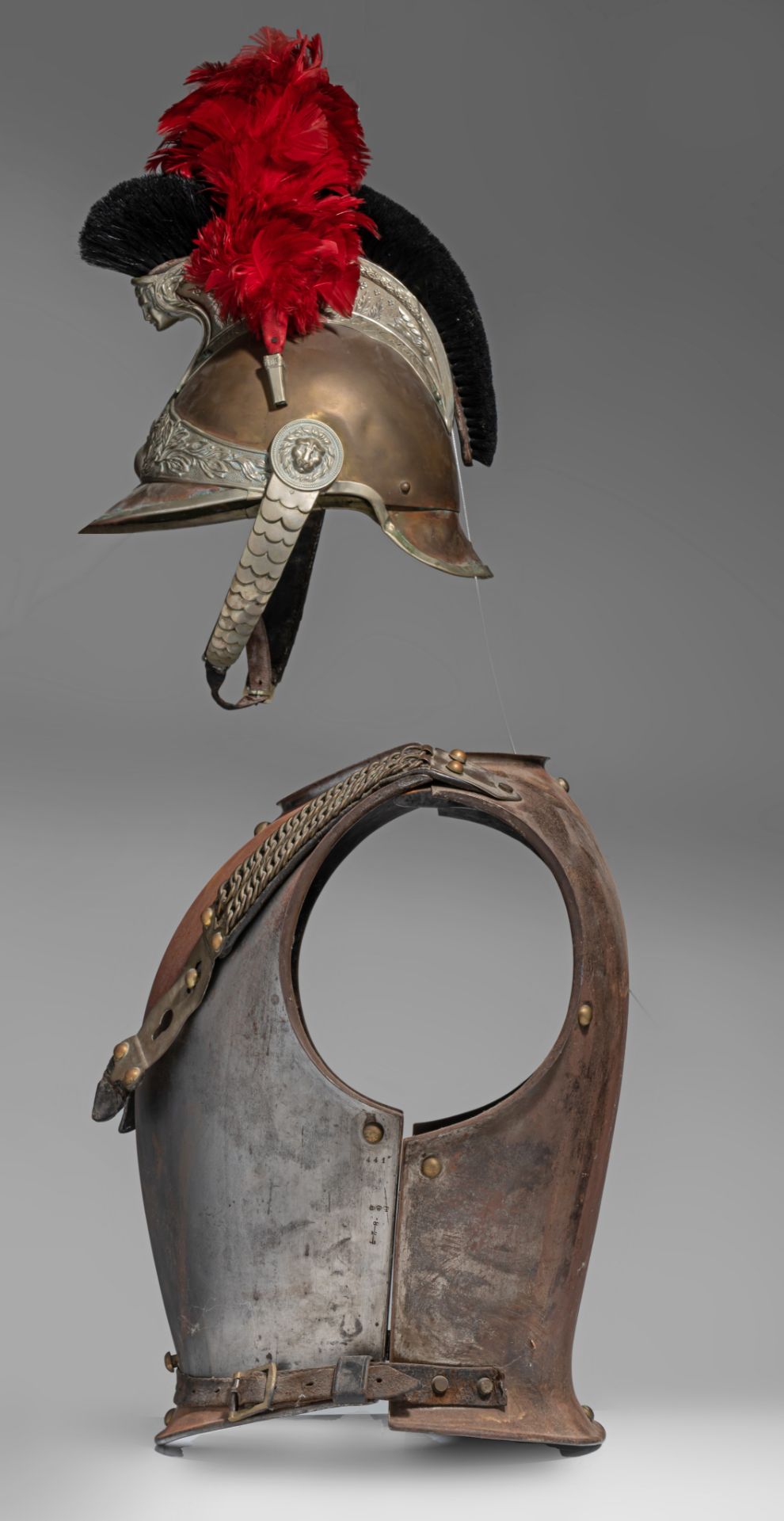 A French cuirassier breastplate and helmet, personalized and issued in 1875, Total H 73 cm - Bild 4 aus 6