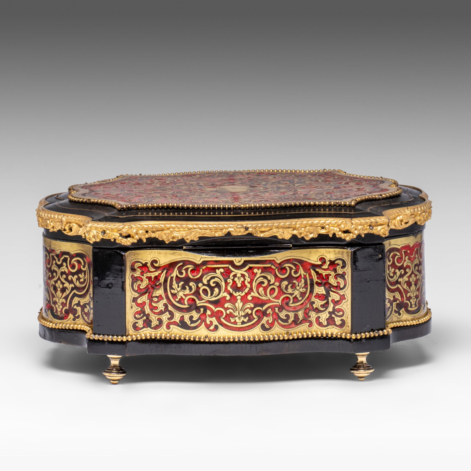 A Napoleon II Boulle work box with gilt brass mounts, H 13 - W 30 cm - Image 4 of 9