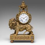 A fine Louis XVI period lion's mantle clock, signed 'Imbert l'aine', late 18thC, H 55 cm