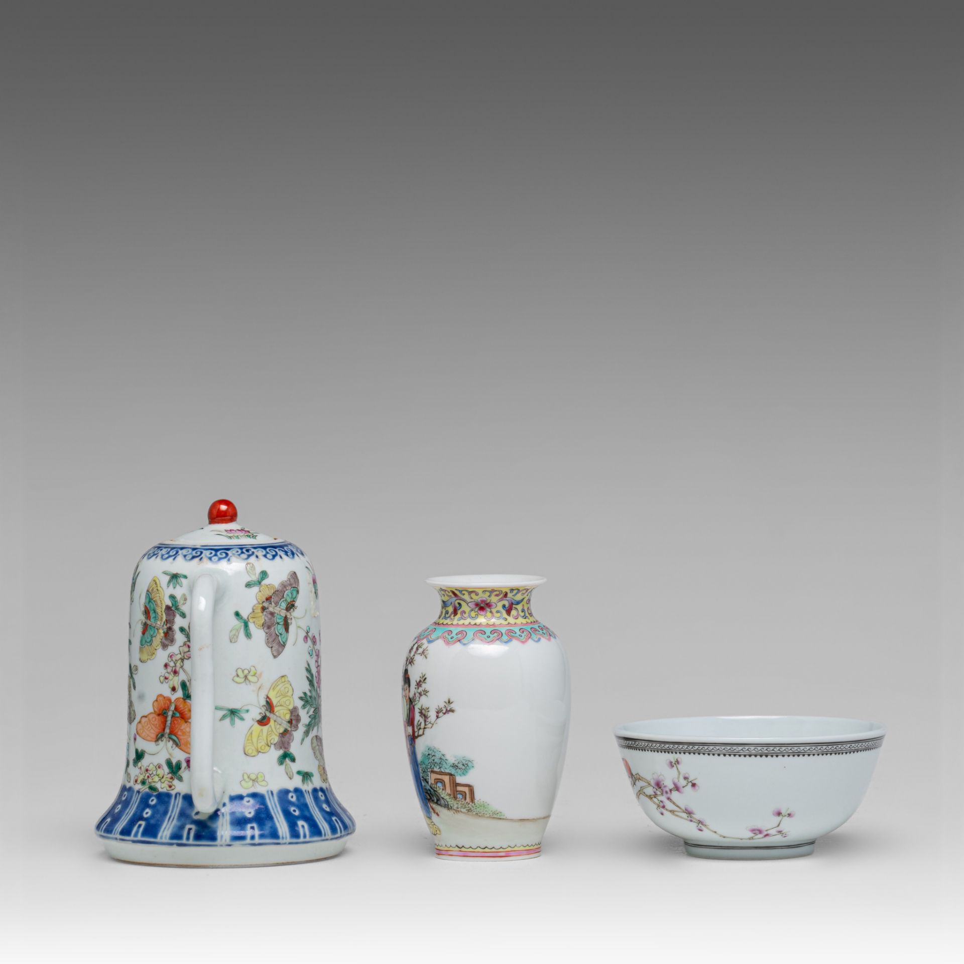 A collection of Chinese famille rose export ware, 19thC/Republic period, tallest H 15,5 cm (9) - Bild 9 aus 20