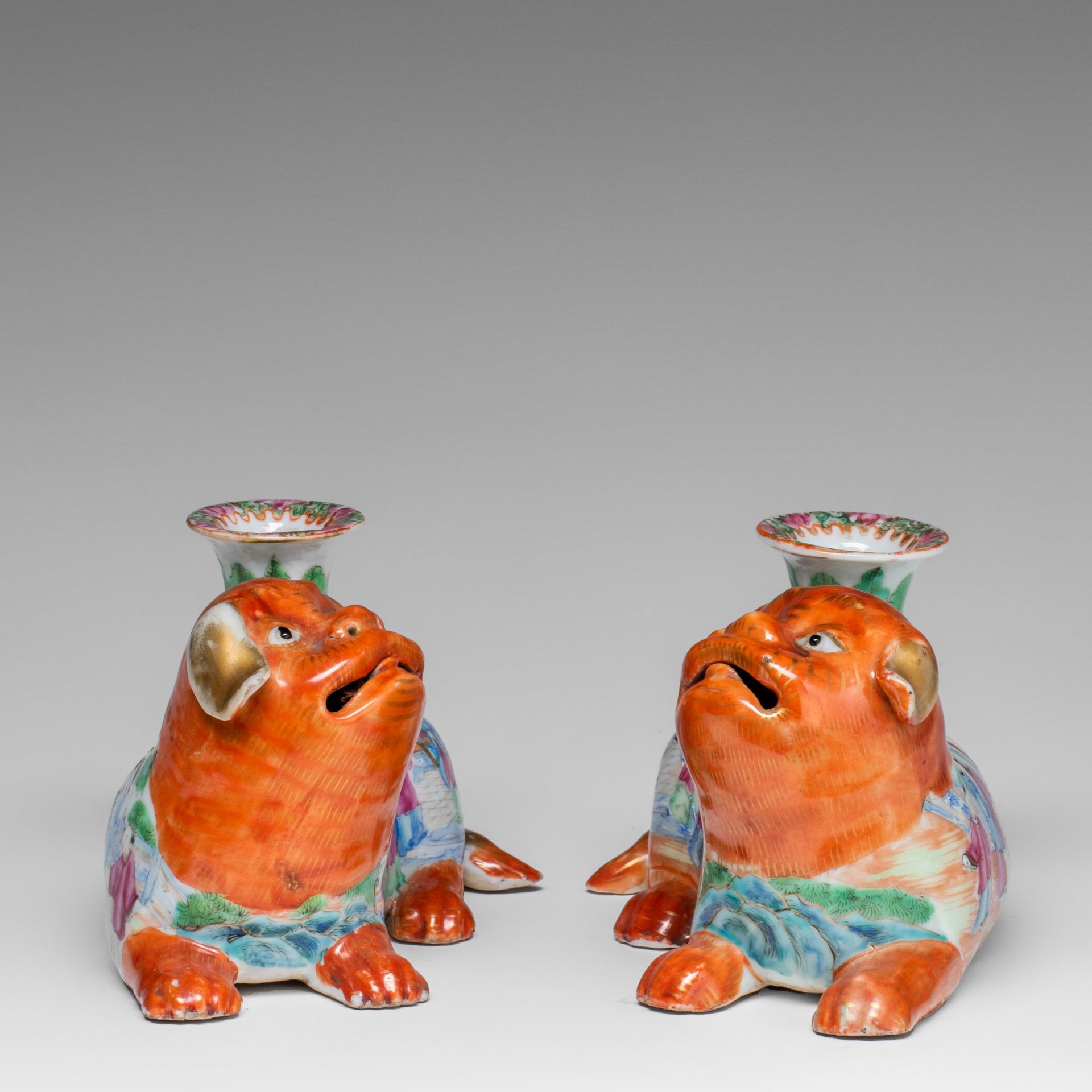 A fine pair of Chinese Canton joss stick holders in the shape of Fu dogs, 19thC, H 11,5 - L 20 cm - Image 6 of 9