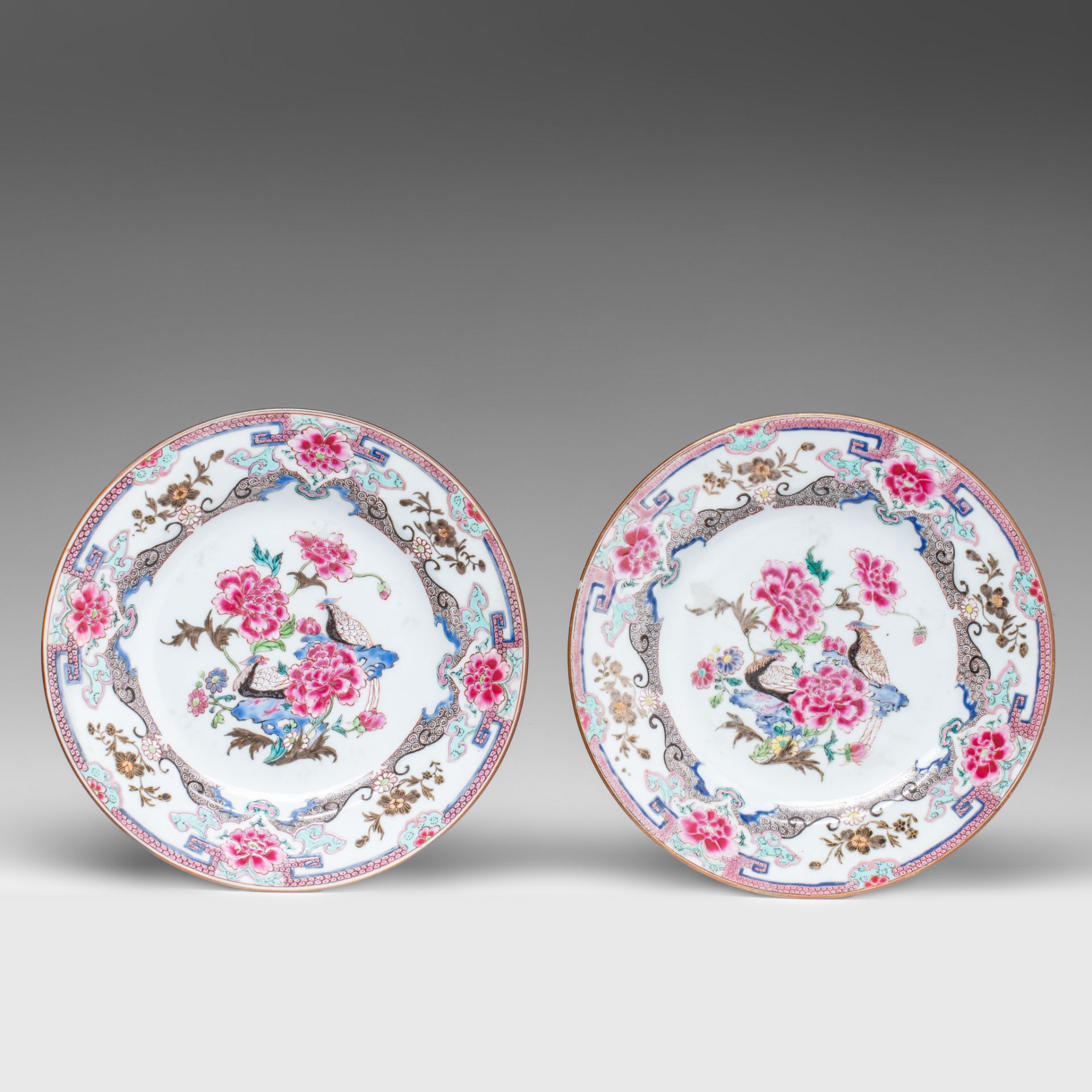 Two Chinese famille rose export porcelain 'Pheasant' plates, Yongzheng/Qianlong period, dia 22,5 cm