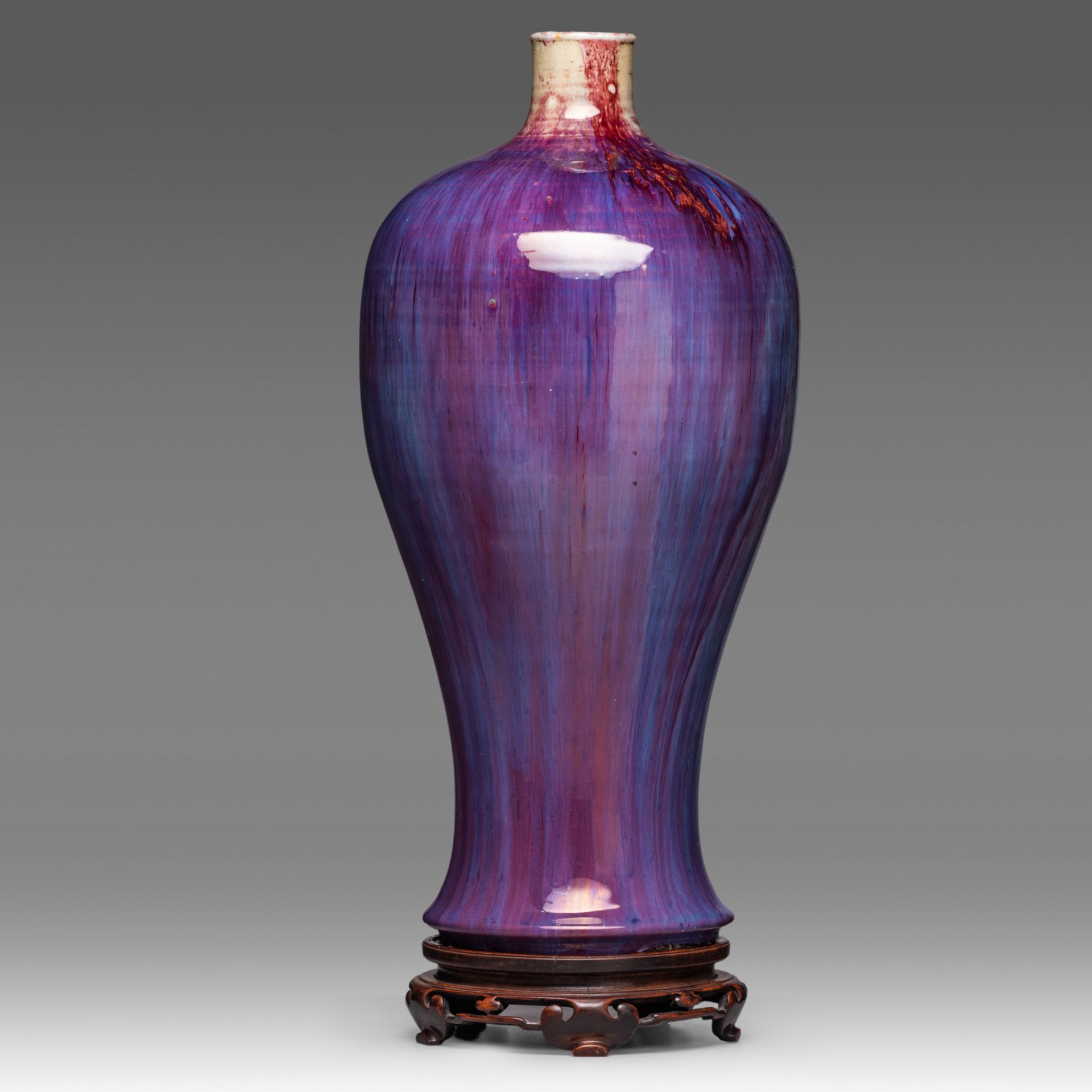 A tall Chinese flambe-glazed meiping vase, fixed on a wooden base, H 49,5 cm