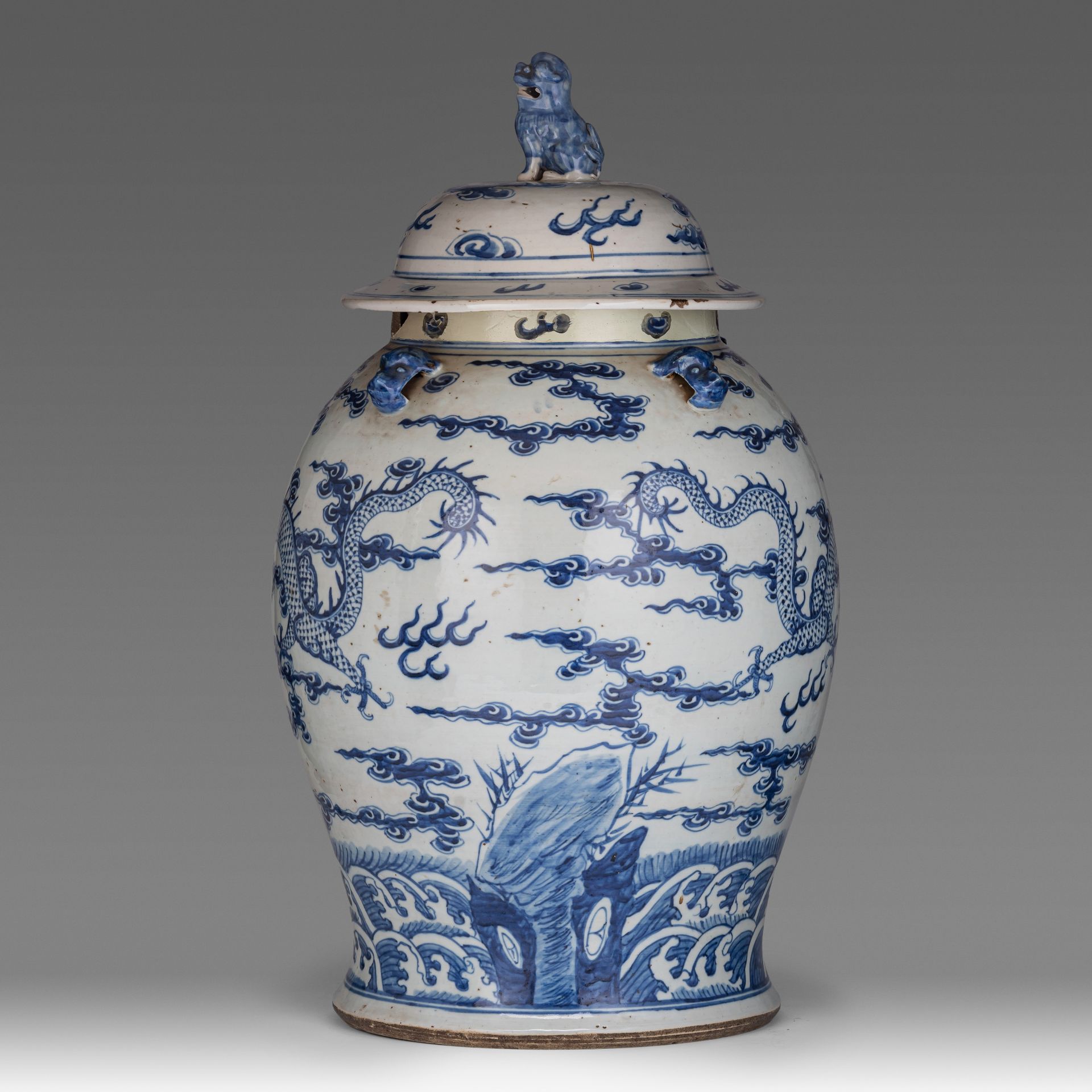 A pair of Chinese blue and white 'Dragon' covered vases, 19thC, H 64 cm - Image 5 of 18