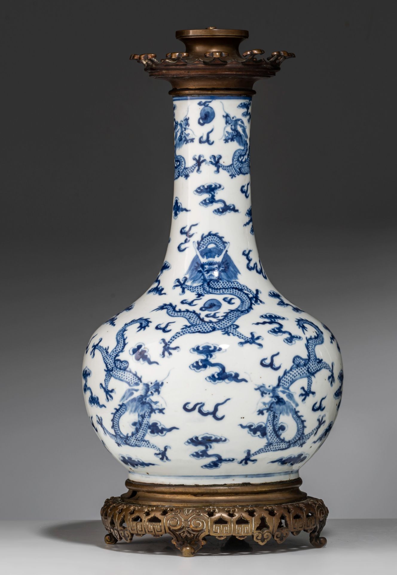 A Chinese blue and white 'Dragons' bottle vase, Guangxu period, Total H 47,5 cm