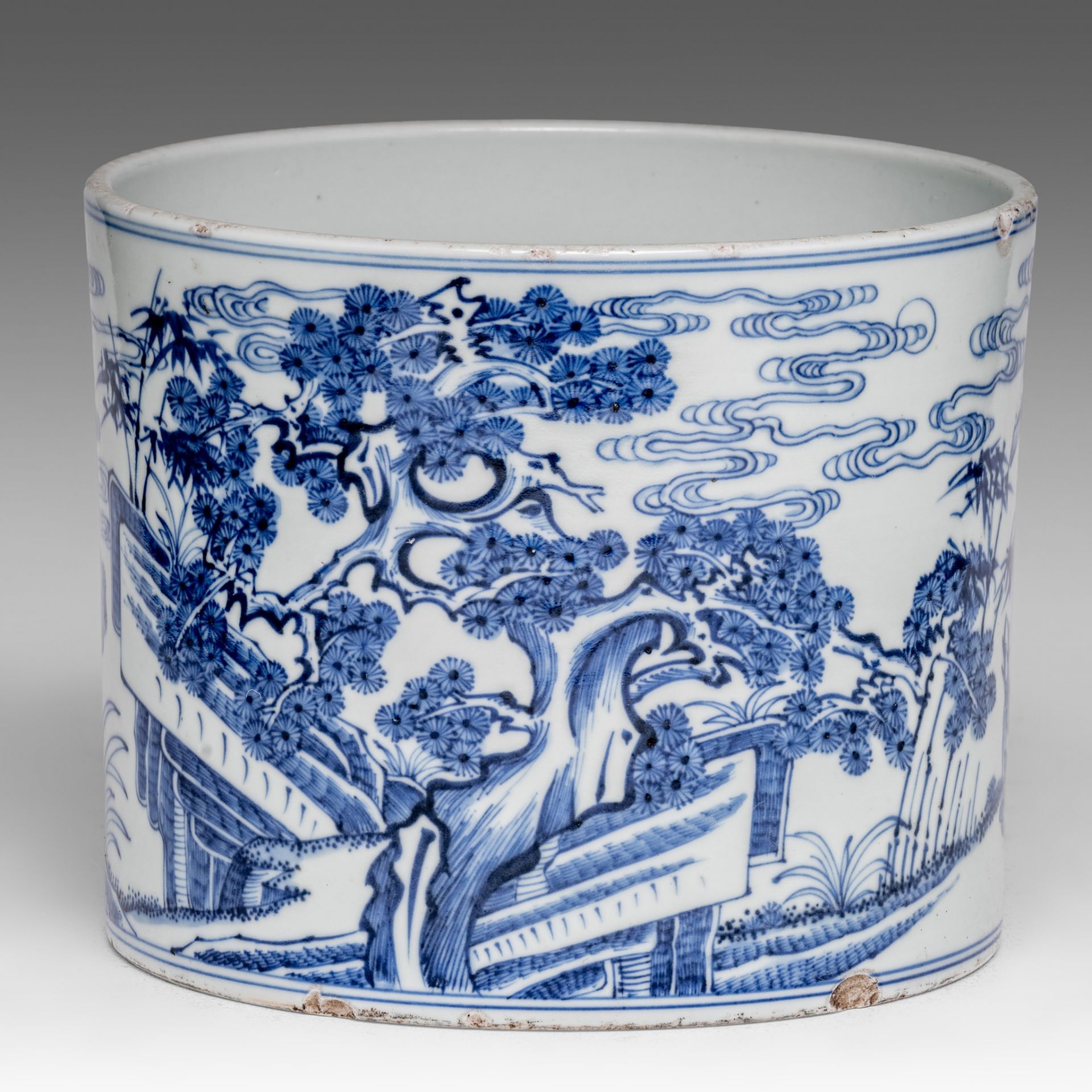 A Chinese blue and white 'Deer' brush pot, late 19thC, H 16 - dia 19,5 cm - Image 3 of 8