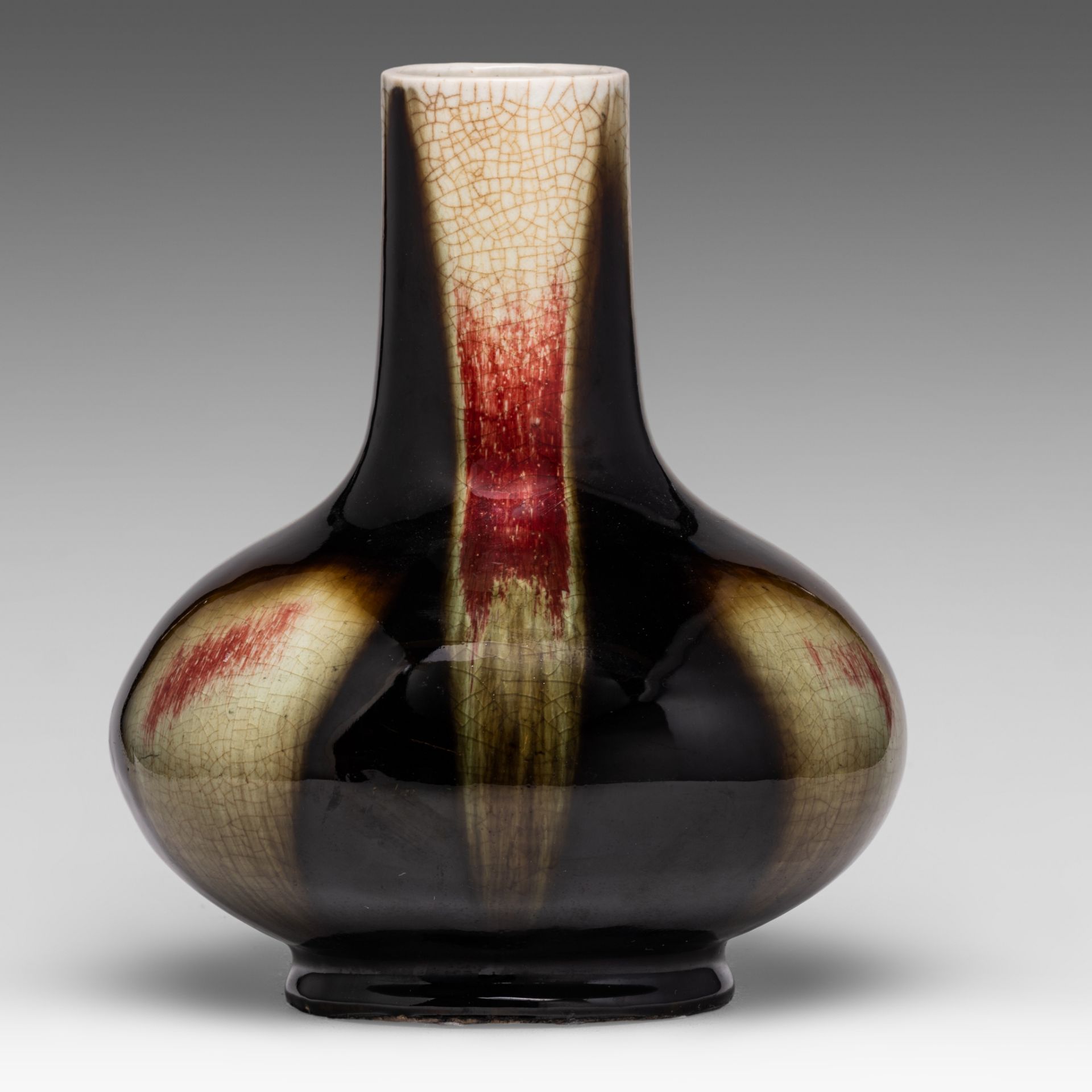 A Chinese flambe-glazed bottle vase, 20thC, H 29 cm - Image 3 of 7
