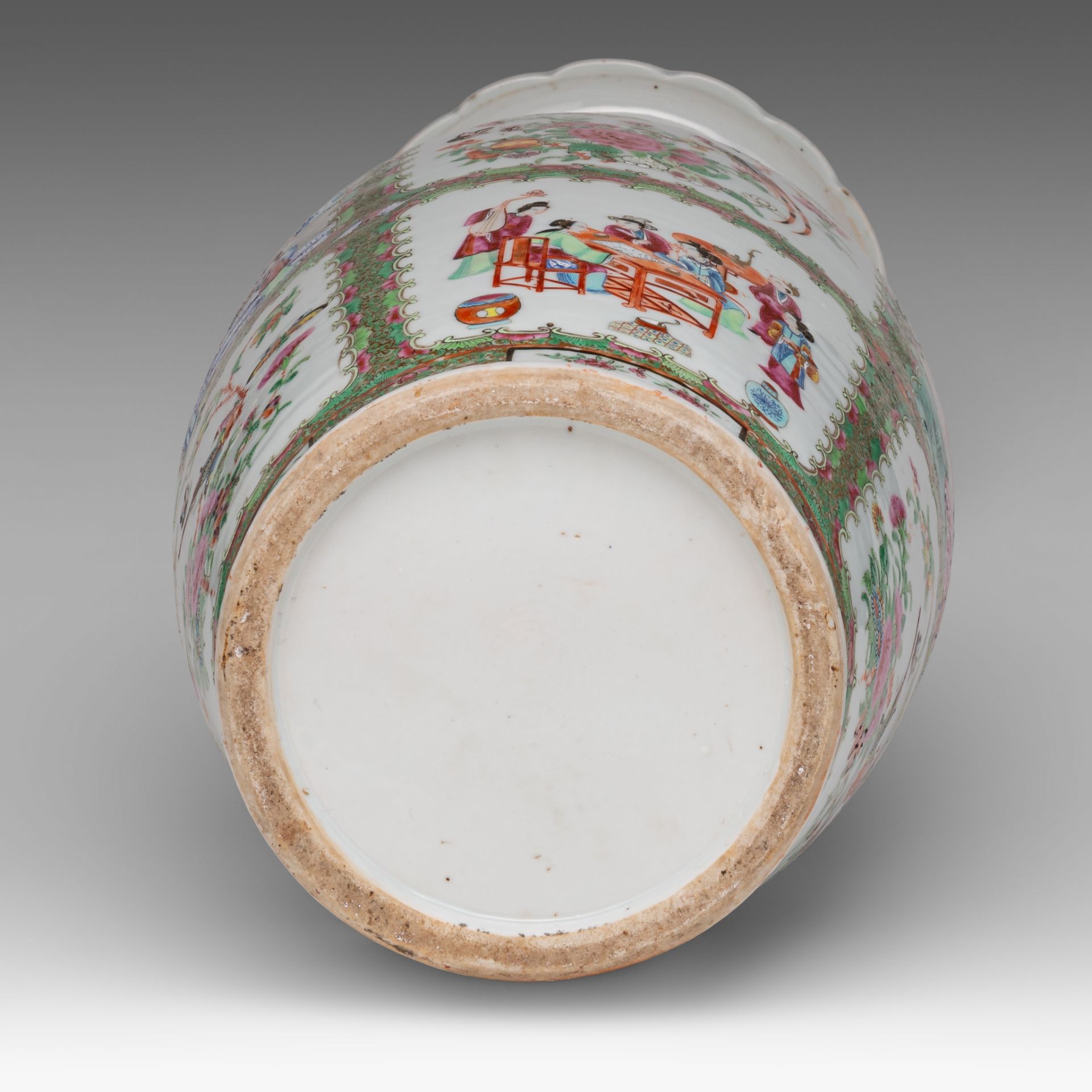 A Chinese Canton famille rose vase, 19thC, H 62,5 cm - Bild 5 aus 8