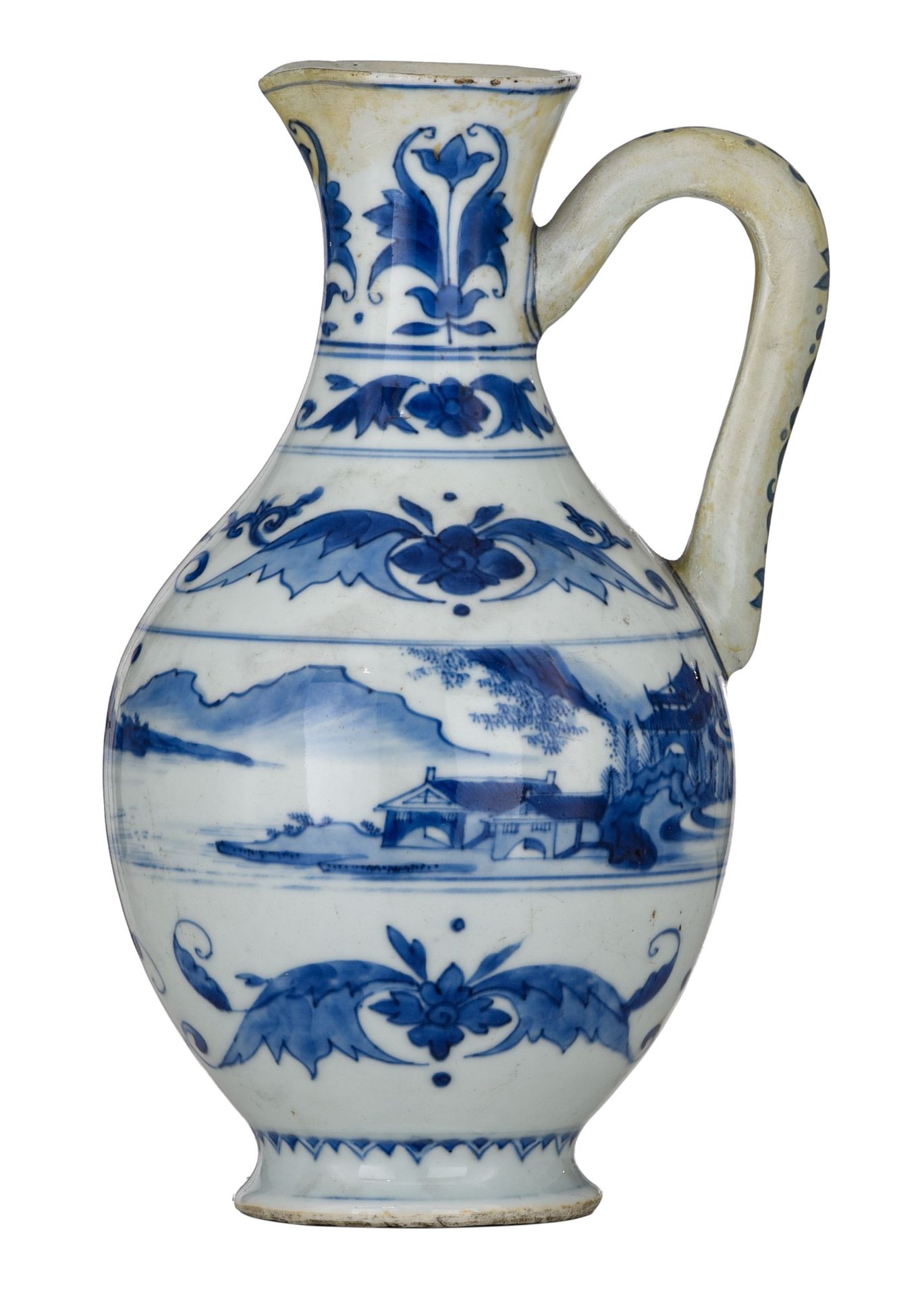 A Chinese blue and white jug, late 17thC/early 18thC, H 23,5 cm