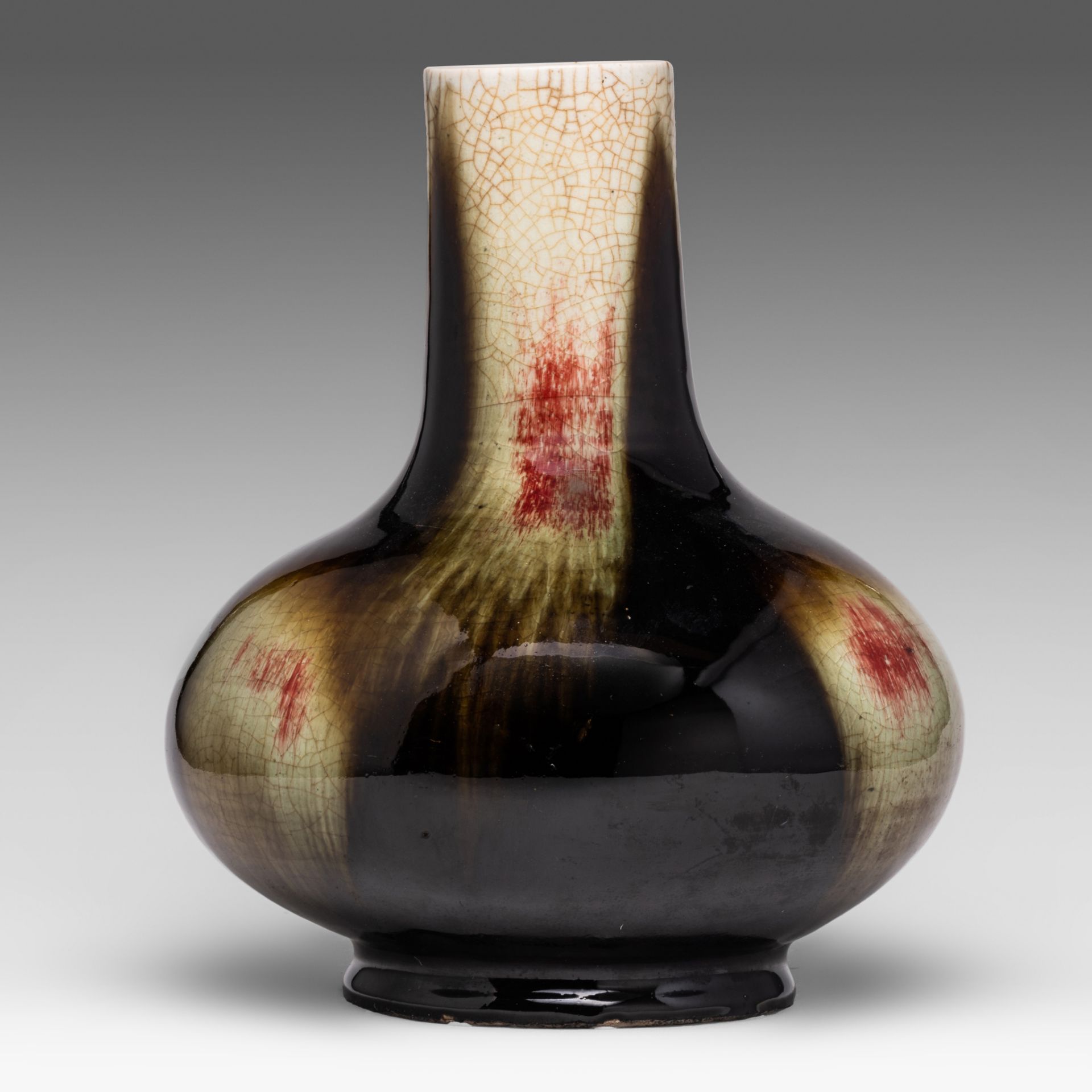 A Chinese flambe-glazed bottle vase, 20thC, H 29 cm - Image 4 of 7