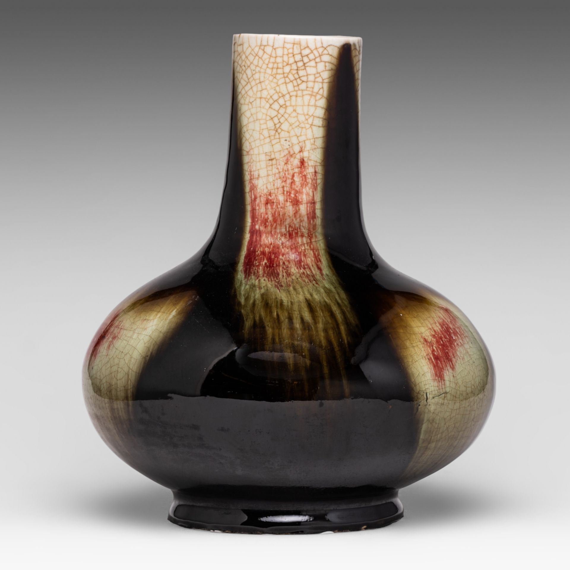 A Chinese flambe-glazed bottle vase, 20thC, H 29 cm - Image 2 of 7