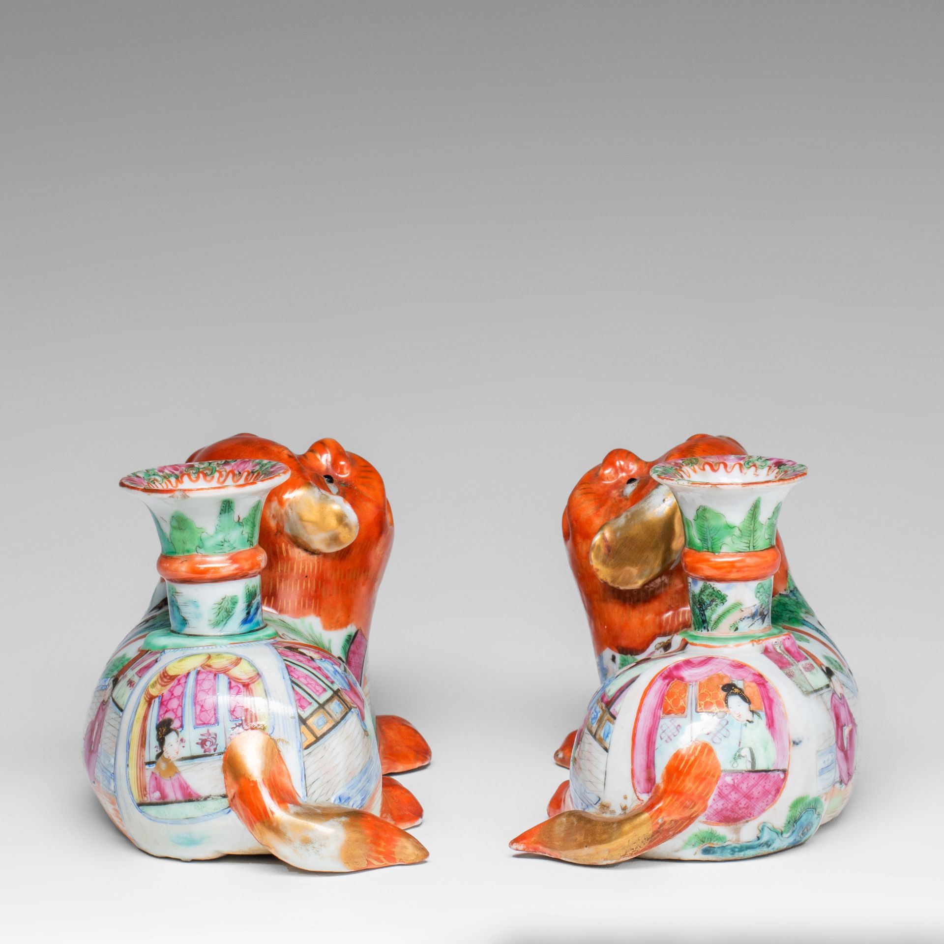 A fine pair of Chinese Canton joss stick holders in the shape of Fu dogs, 19thC, H 11,5 - L 20 cm - Image 5 of 9