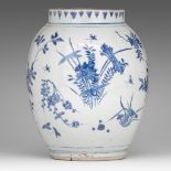 A Chinese blue and white 'Flower' jar, Chongzheng/ Transitional period, H 27 cm