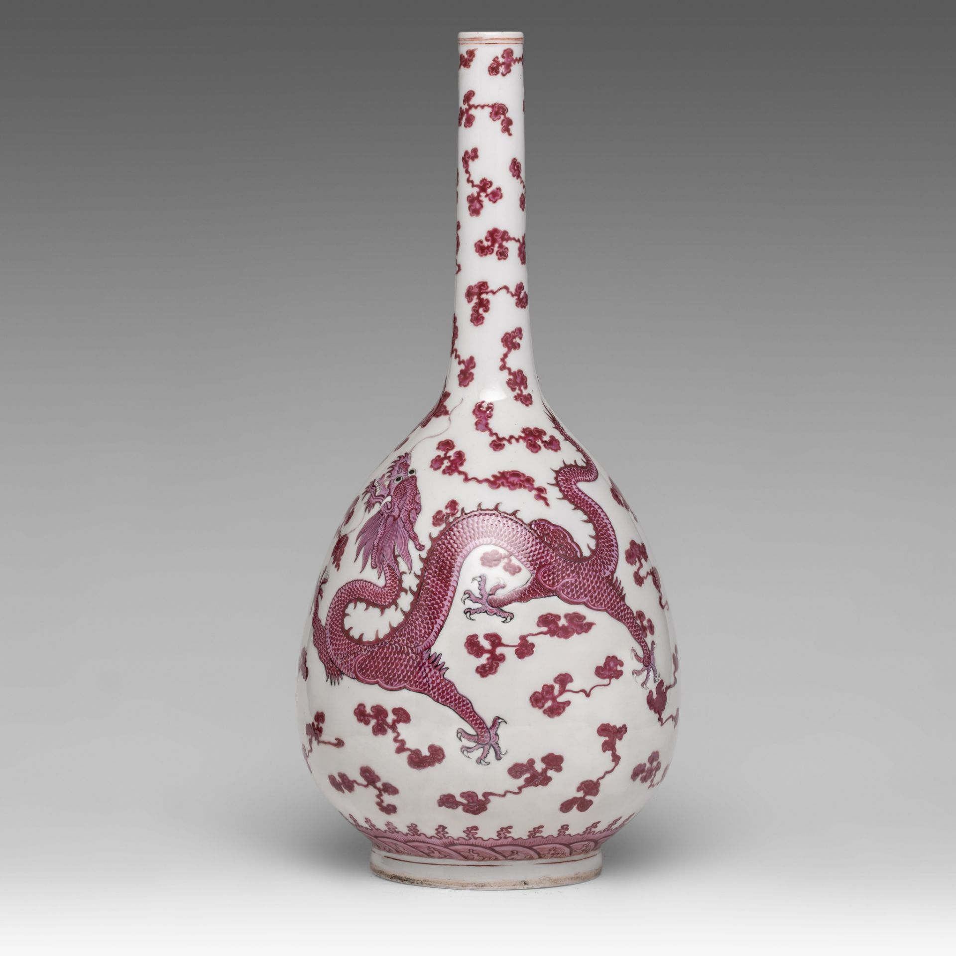 A Chinese puce and ruby enamelled 'Dragon' bottle vase, 20thC, H 44,5 cm - Image 2 of 8