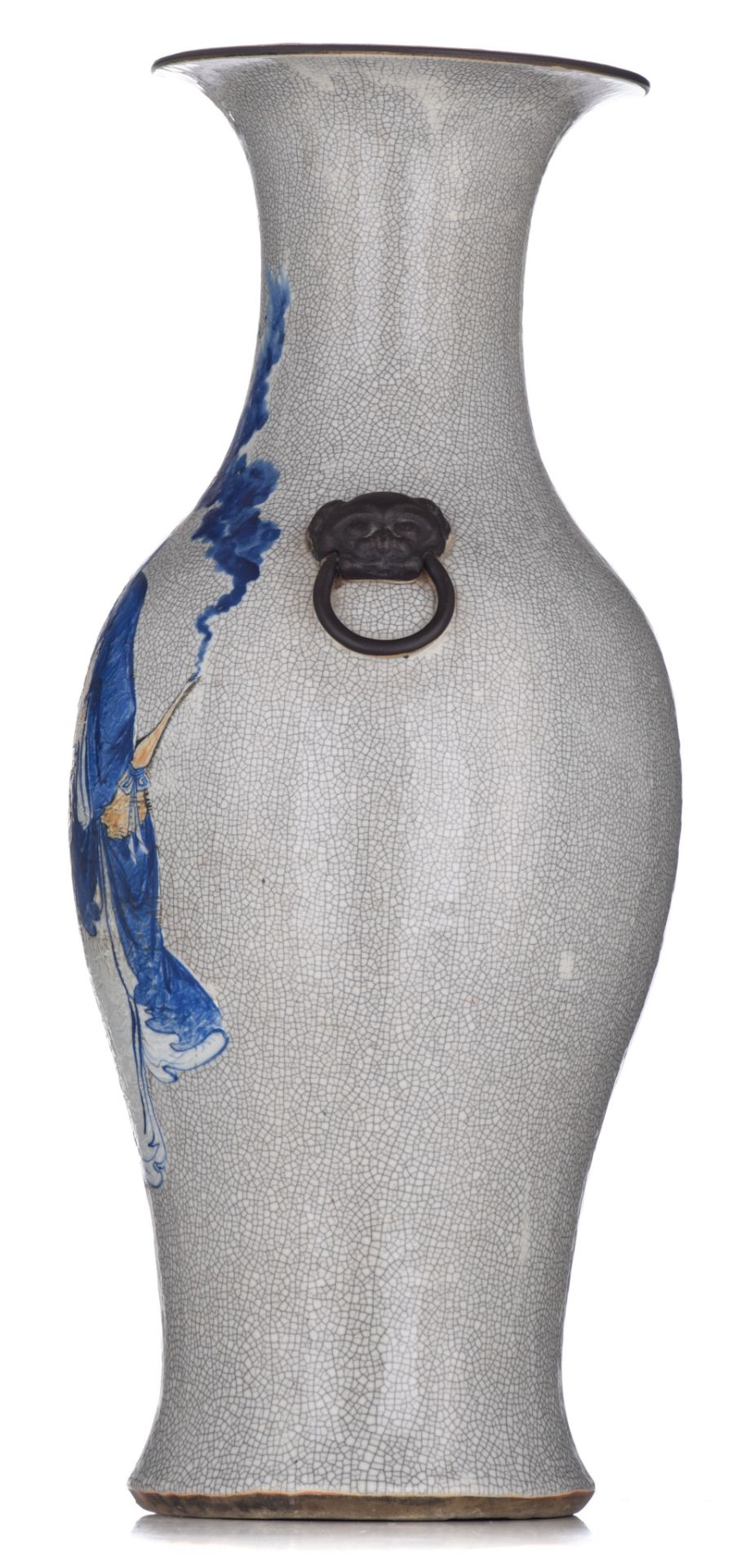 A Chinese crackle-glazed ground blue and white stoneware vase, with Fu lion head handles, 19thC, H 5 - Bild 2 aus 8