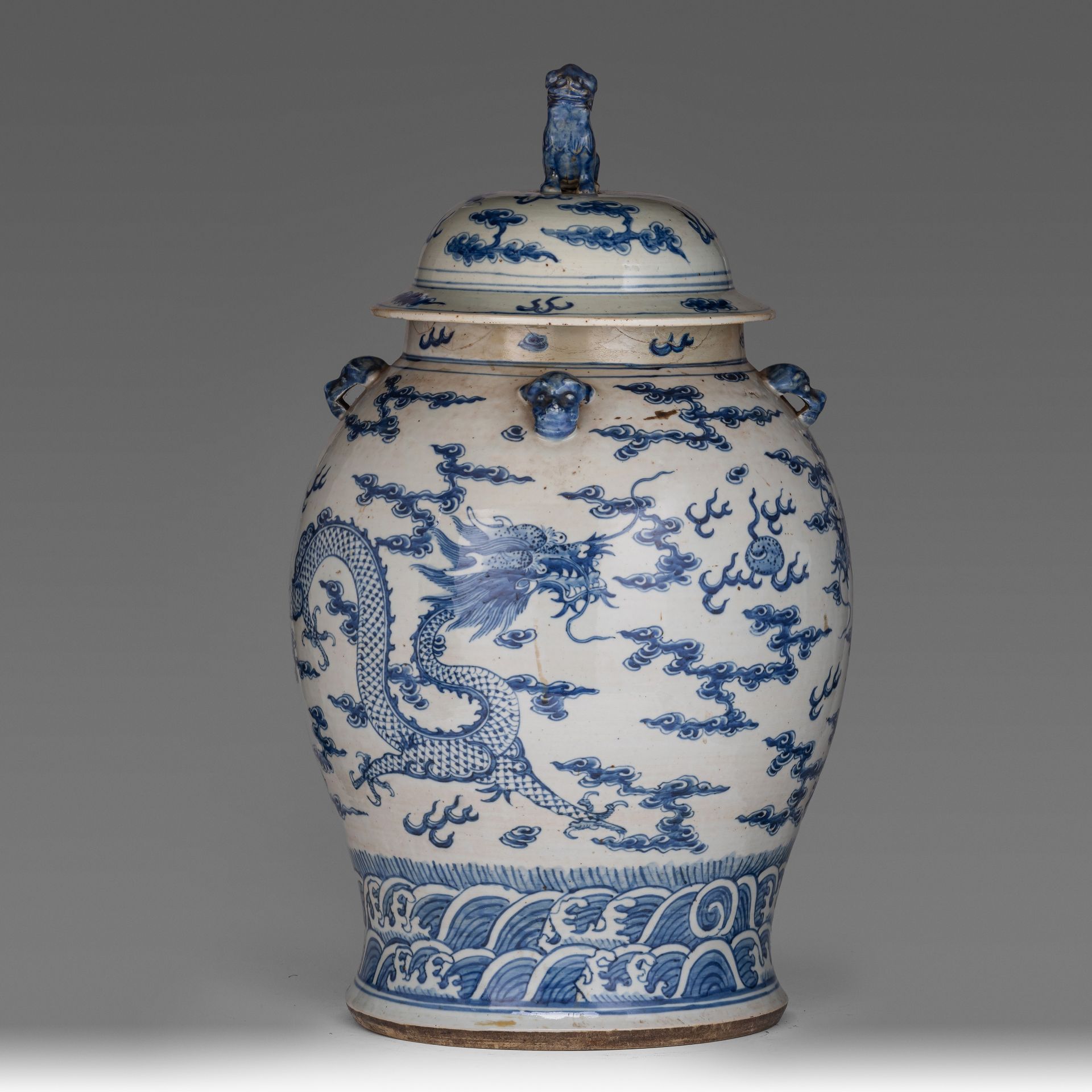 A pair of Chinese blue and white 'Dragon' covered vases, 19thC, H 64 cm - Image 11 of 18