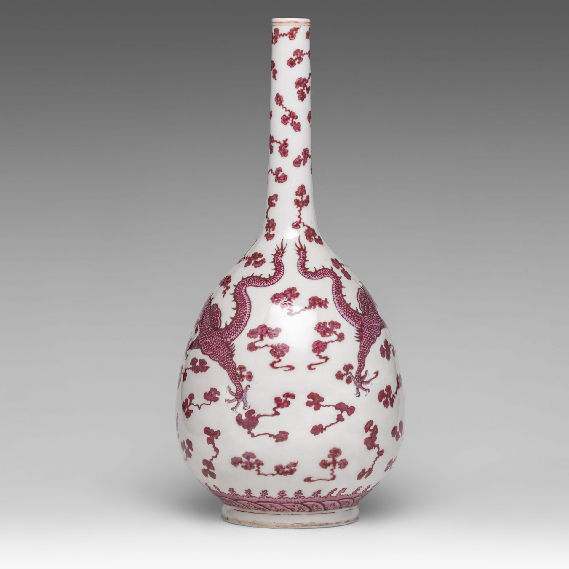 A Chinese puce and ruby enamelled 'Dragon' bottle vase, 20thC, H 44,5 cm - Image 3 of 8