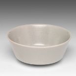 A ru-type ware bowl, H 7,5 - dia 17,5 cm