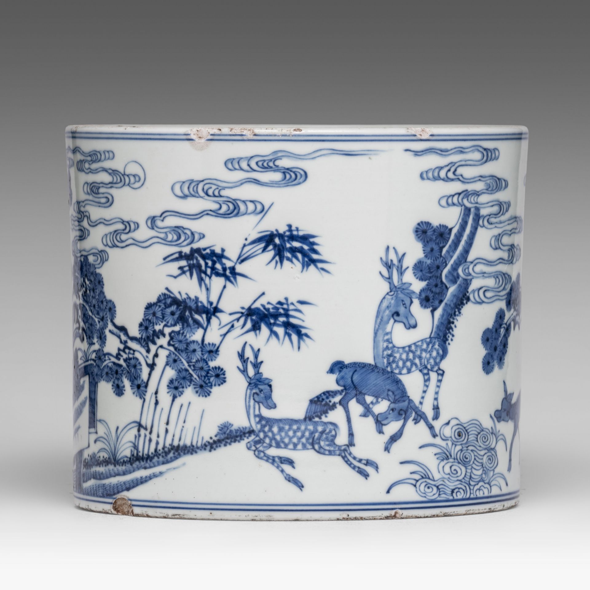 A Chinese blue and white 'Deer' brush pot, late 19thC, H 16 - dia 19,5 cm