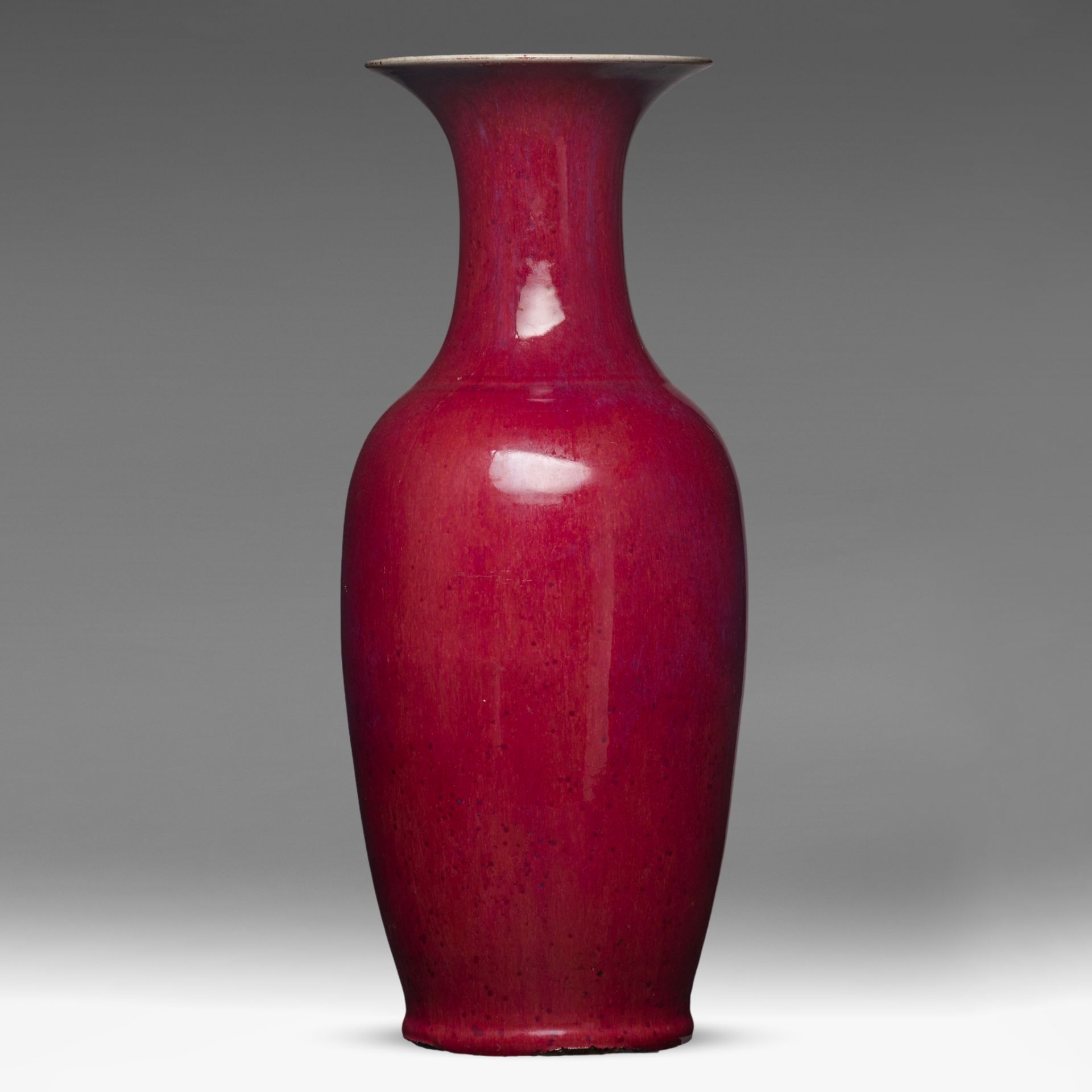 A fine Chinese sang-de-boeuf glazed vase, H 59 cm - Bild 4 aus 6