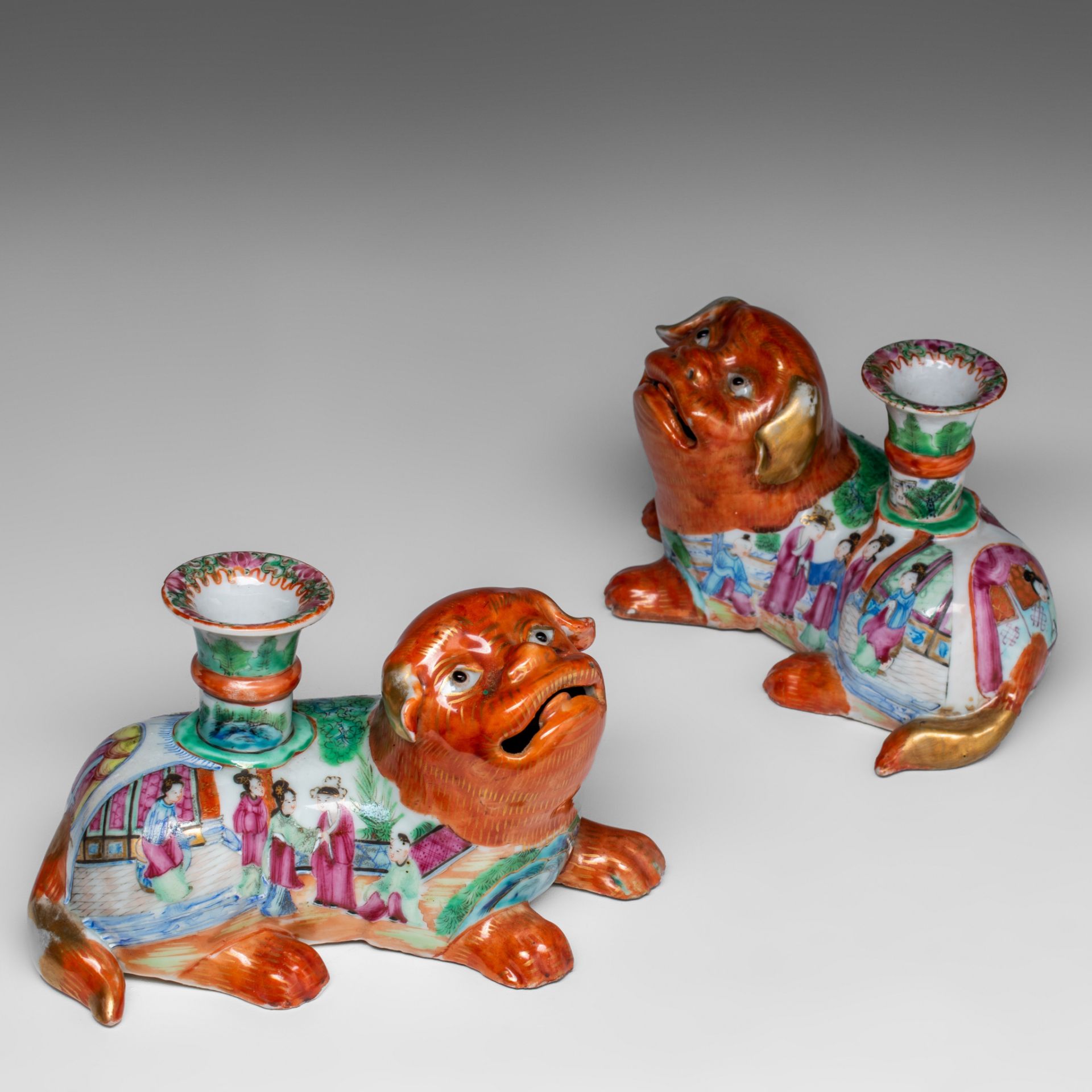 A fine pair of Chinese Canton joss stick holders in the shape of Fu dogs, 19thC, H 11,5 - L 20 cm - Image 9 of 9