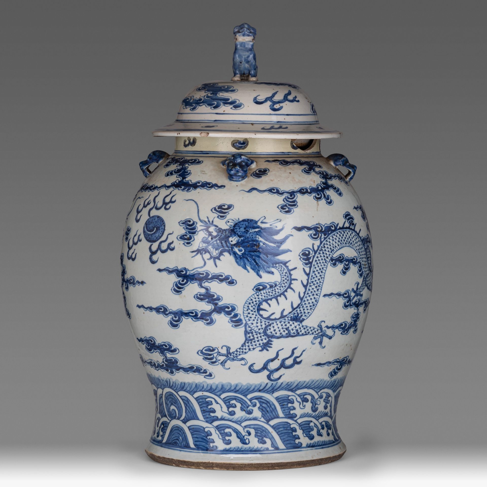 A pair of Chinese blue and white 'Dragon' covered vases, 19thC, H 64 cm - Image 3 of 18