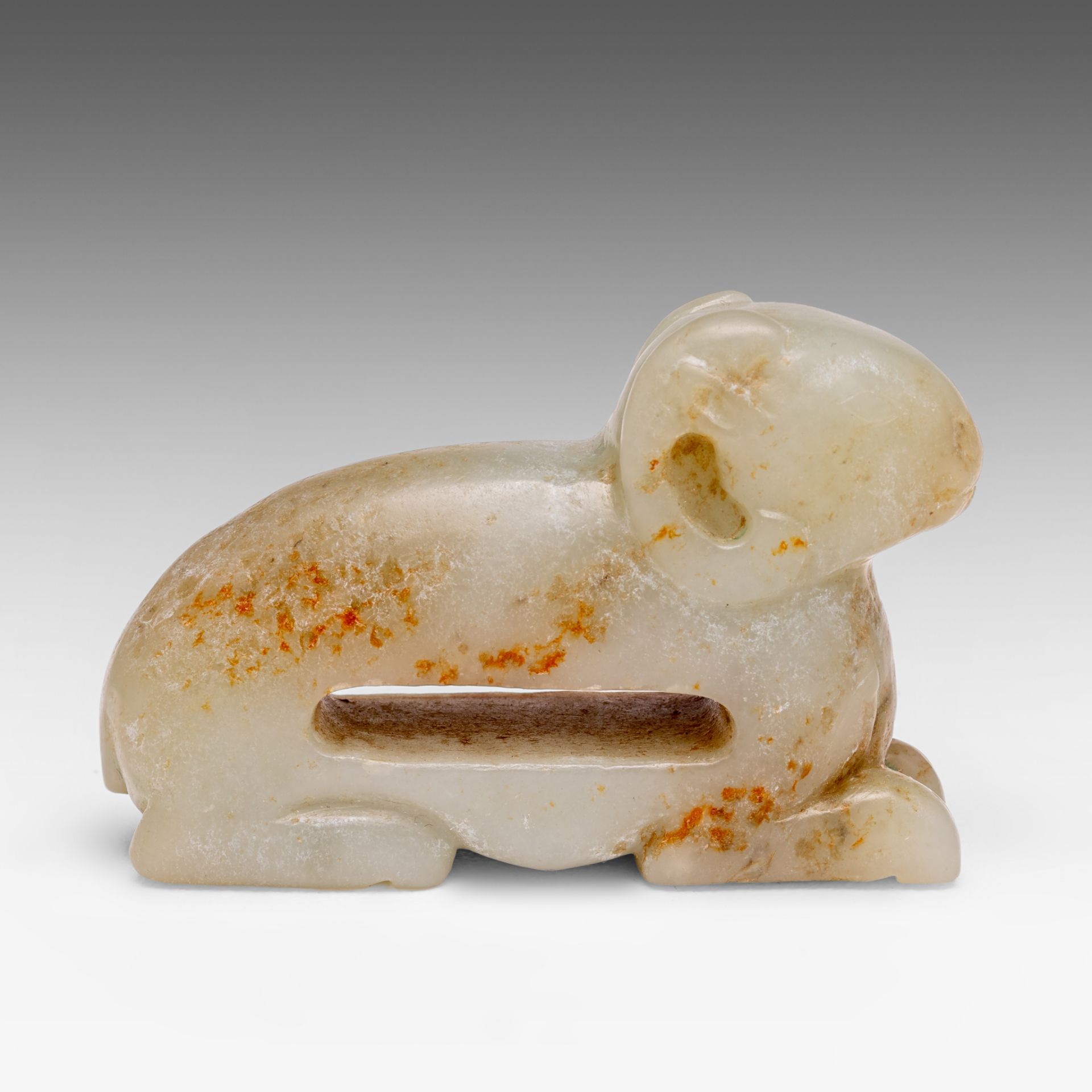 A Chinese mottled jade carving of a ram, H 4,8 - L 6,7 cm - Image 6 of 8