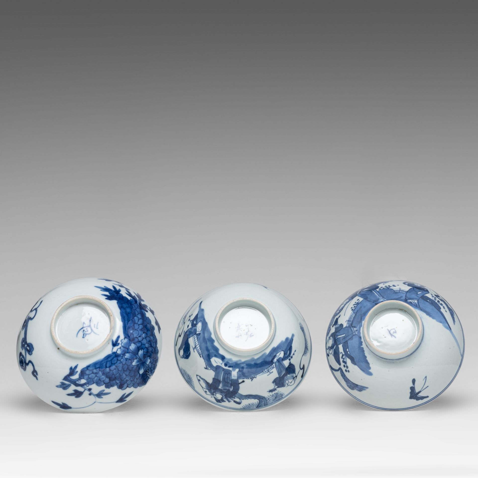 A collection of Chinese blue and white bowls and a pair of celadon vases, late 19thC/Republic period - Image 18 of 19