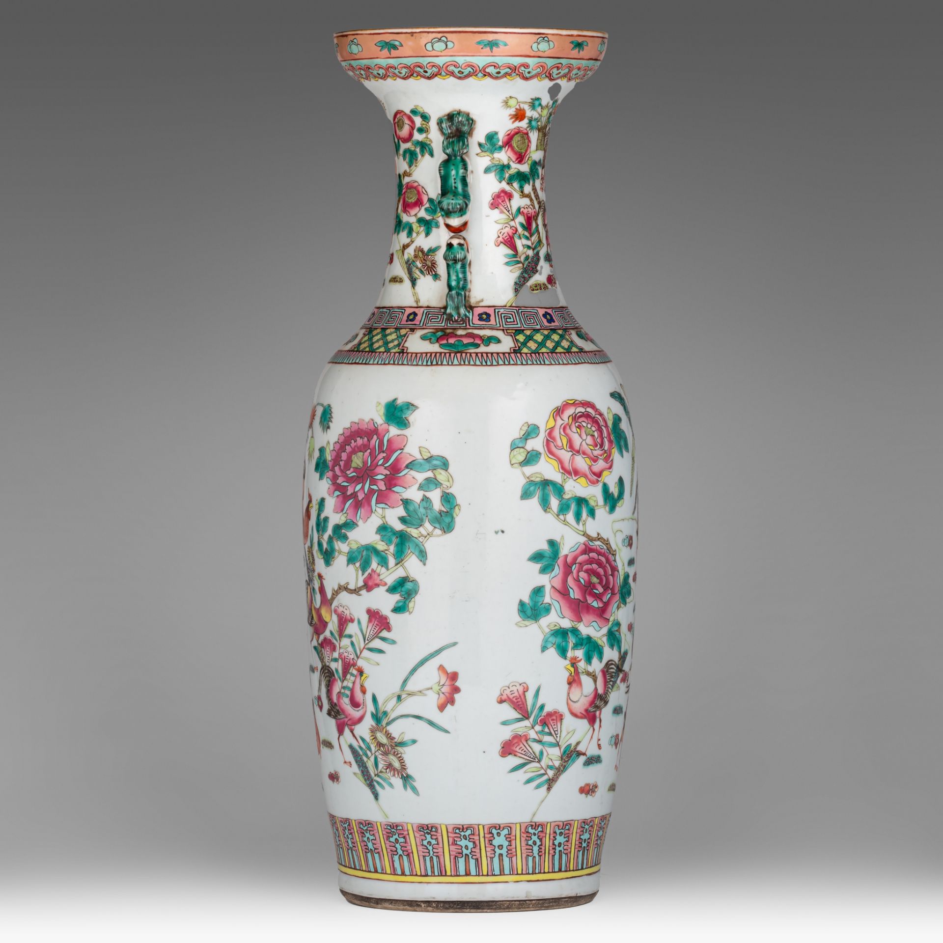 A Chinese famille rose 'Cockerel' vase, 19thC, H 61 cm - Bild 8 aus 12