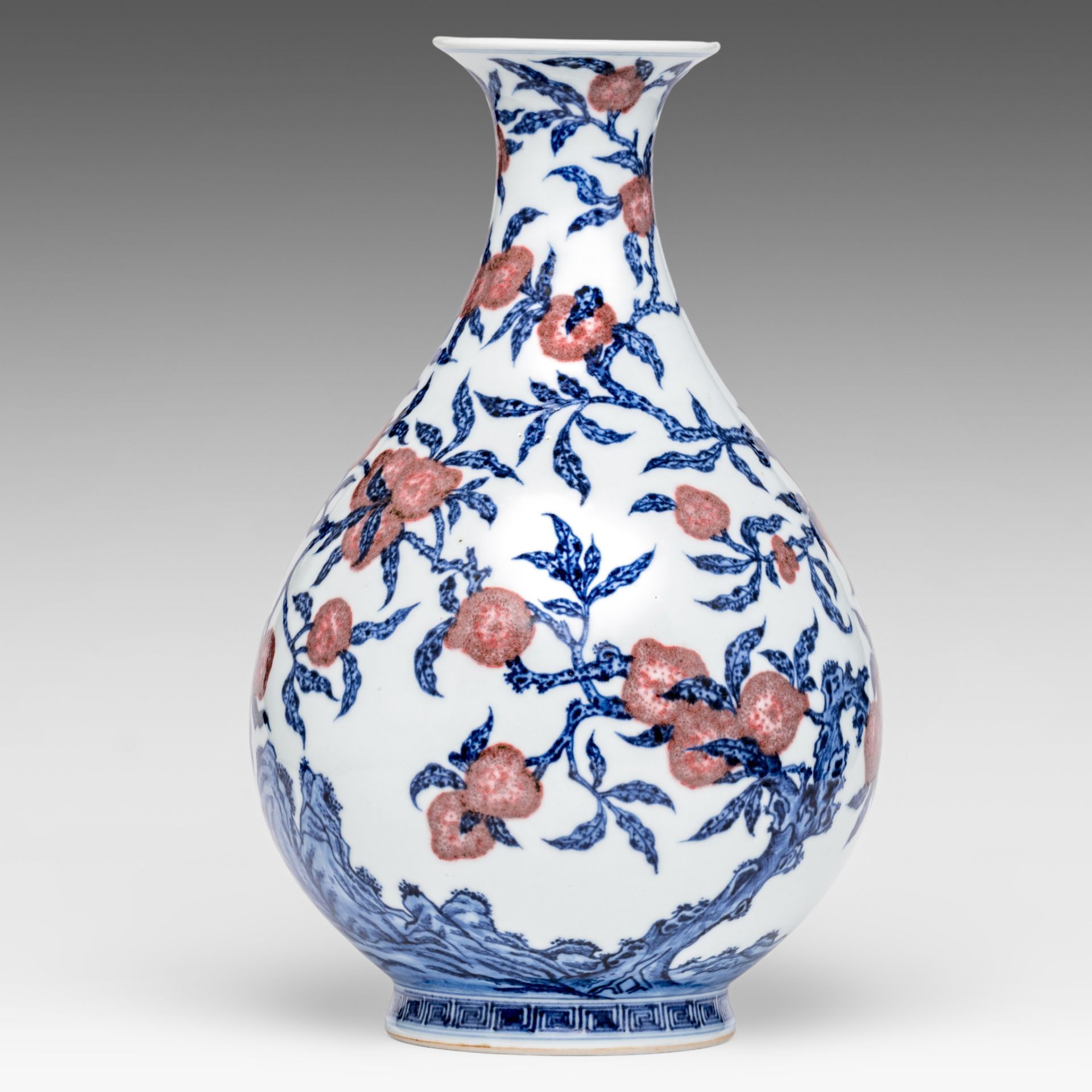 A Chinese blue and white and copper red 'Peaches' yuhuchunping vase, with a Yongzheng mark, H 32,5 c - Image 4 of 6