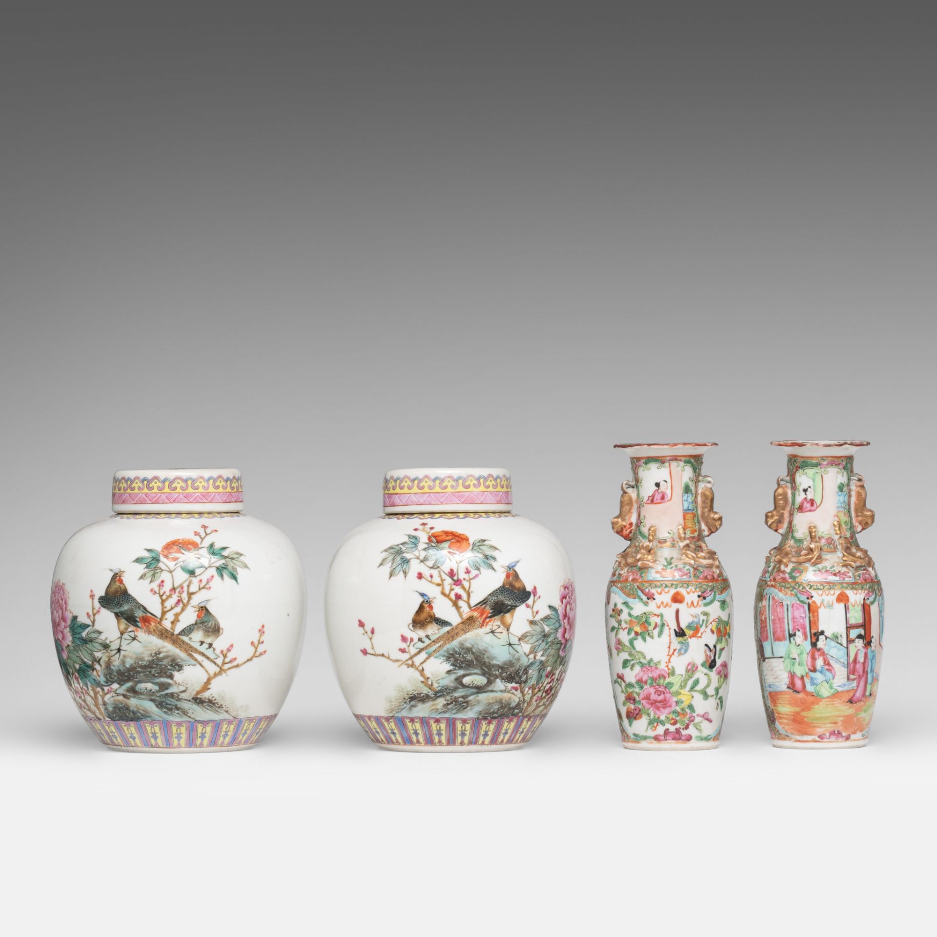 A collection of Chinese famille rose ware, 19thC and 20thC, H 18,5 - 20,5 - dia 15 cm - Bild 3 aus 12