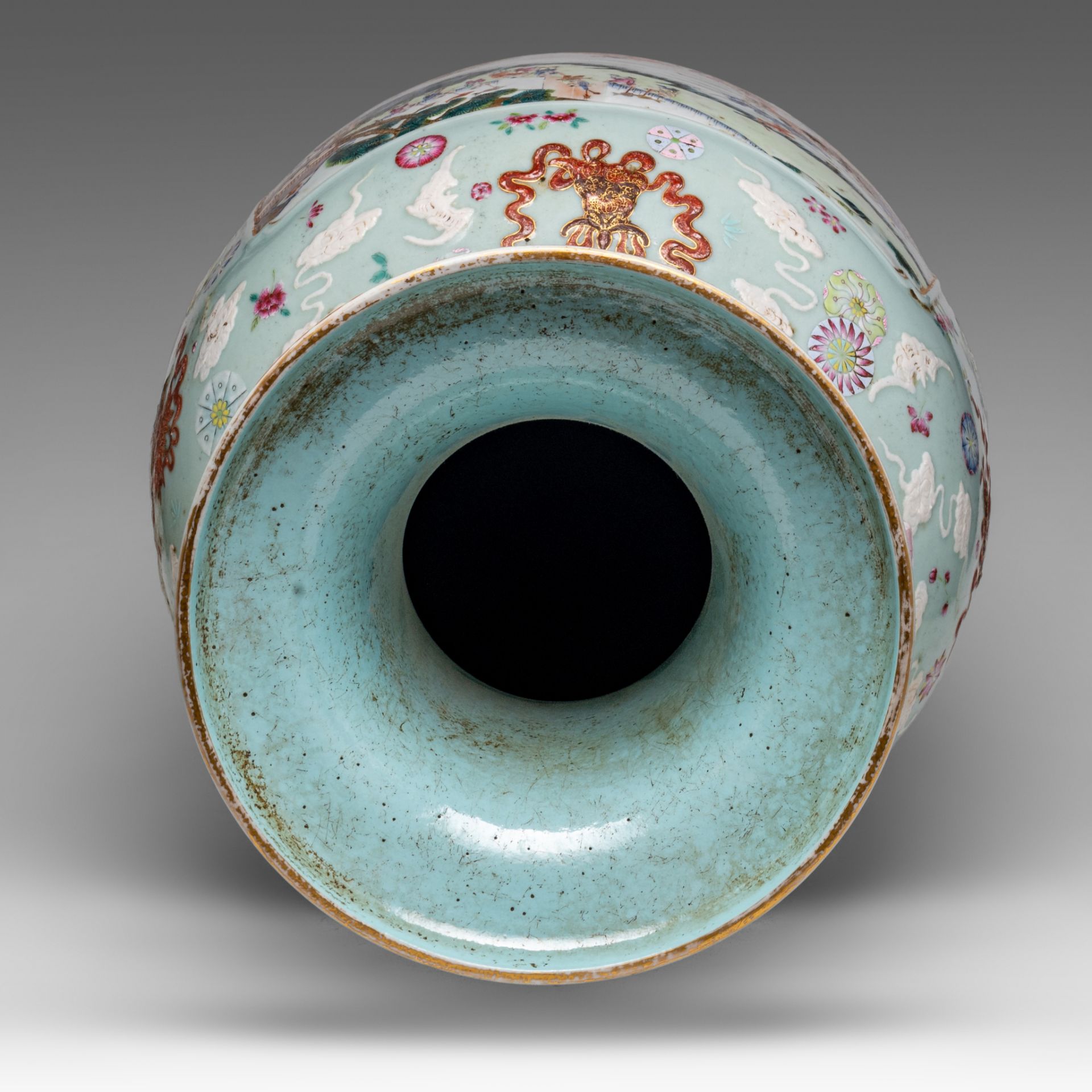 A large Chinese famille rose 'One Hundred Boys' vase, paired with dragon handles, with a Qianlong ma - Bild 5 aus 6