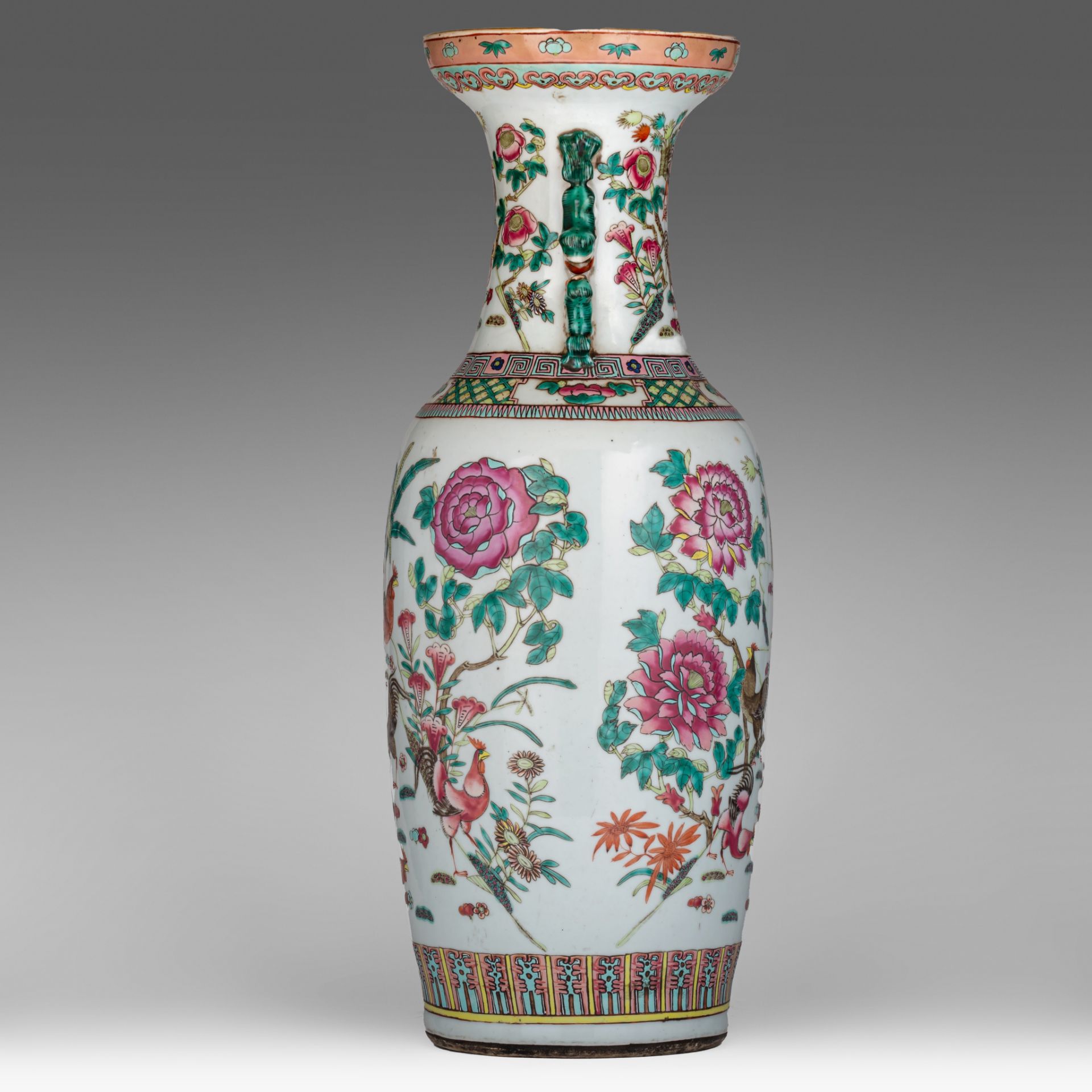 A Chinese famille rose 'Cockerel' vase, 19thC, H 61 cm - Bild 10 aus 12