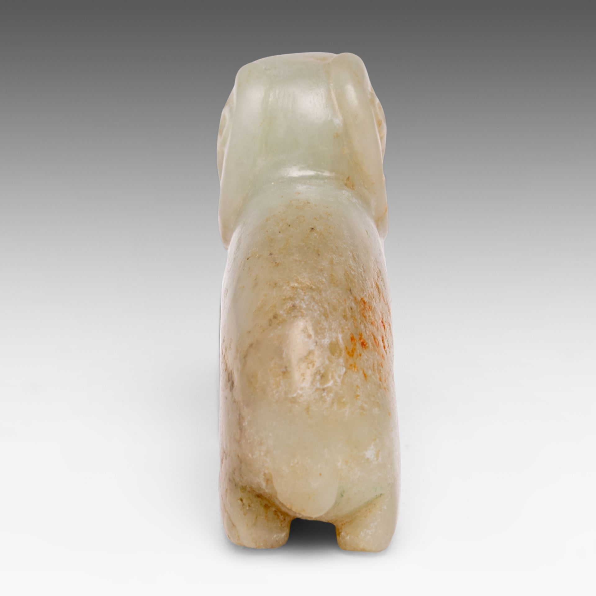 A Chinese mottled jade carving of a ram, H 4,8 - L 6,7 cm - Image 5 of 8