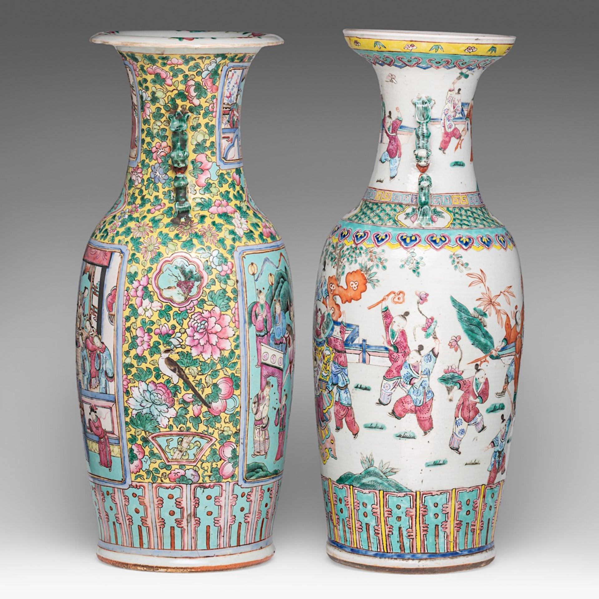 Two Chinese famille rose 'Figural' vases, late 19thC, H 61,5 cm - Bild 4 aus 6
