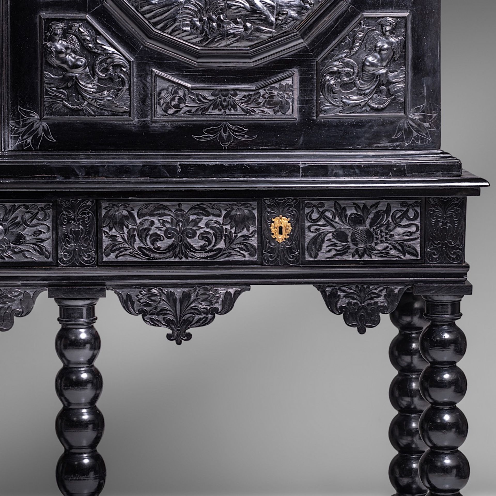 PREMIUM LOT - An exceptional 17thC French ebony and ebonised cabinet-on-stand, H 181,5 - W 163 - D 5 - Bild 13 aus 14