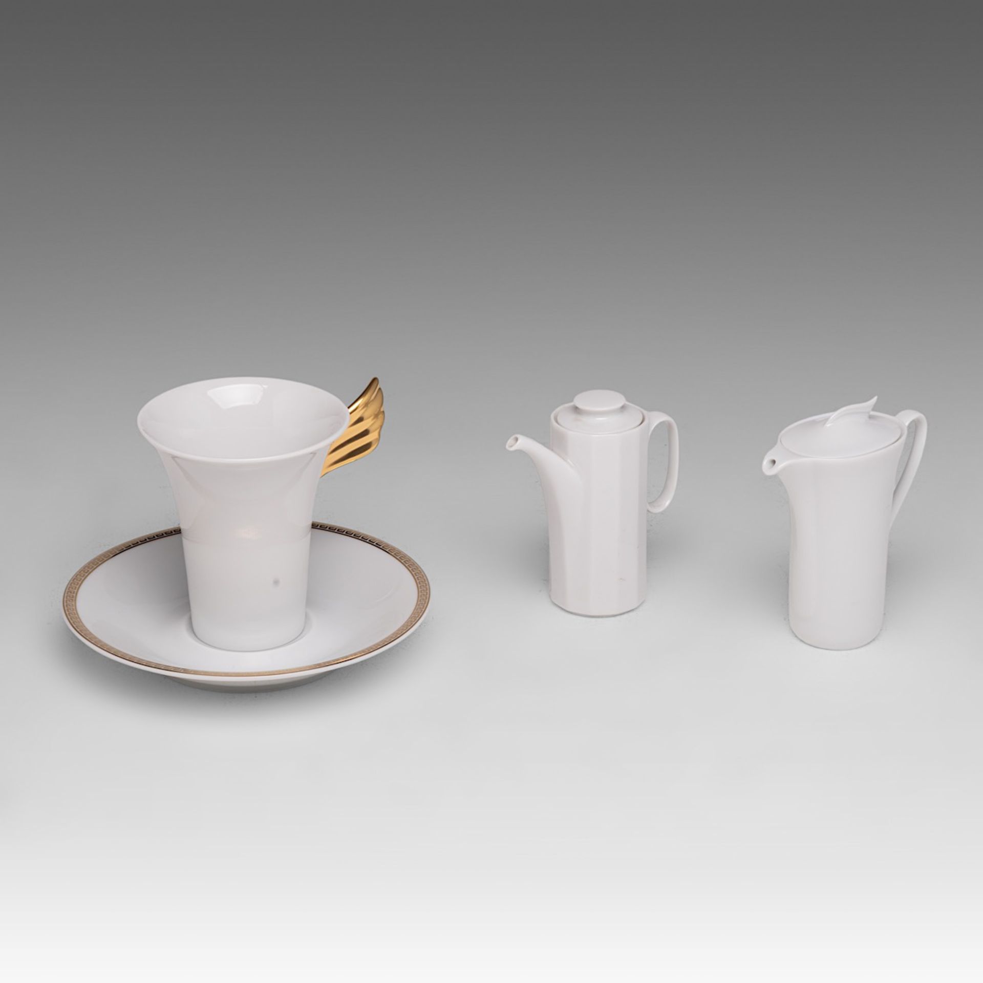 A 68-piece set of Versace 'Ikarus medaillon meandre d'or', porcelain tableware for Rosenthal, added - Image 9 of 11
