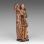 A polychrome and gilt limewood sculpture of an angel, 16thC, H 26,5 cm