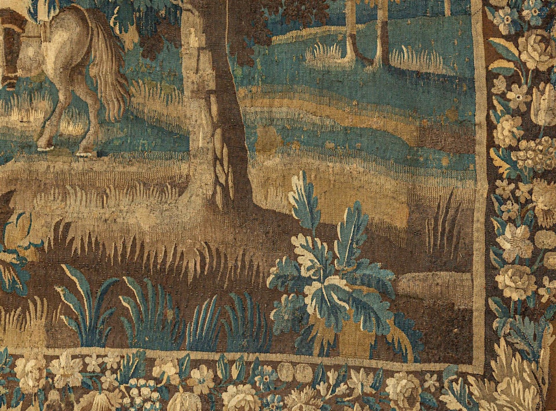 The falcon hunt, a verdure Aubusson tapestry, late 17thC, H 281 - W 267 cm - Image 6 of 39