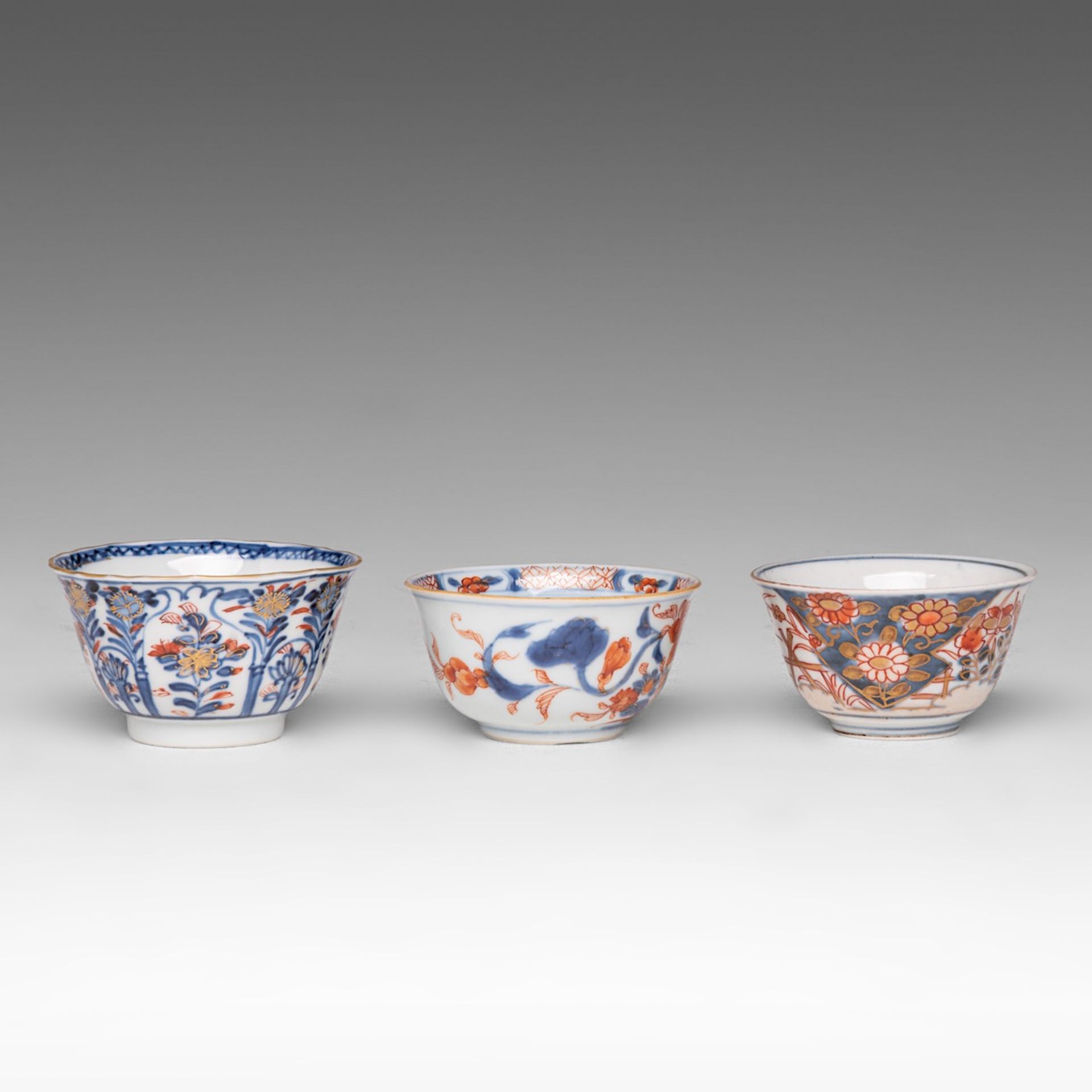 A collection of Chinese Imari tea ware, including two fine coffee mugs, 18thC, largest dia 22,5 cm ( - Image 15 of 18