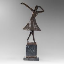 Dimitri Chiparus (1886-1947), Art Deco sculpture of a dancer, patinated bronze on a black marble, H