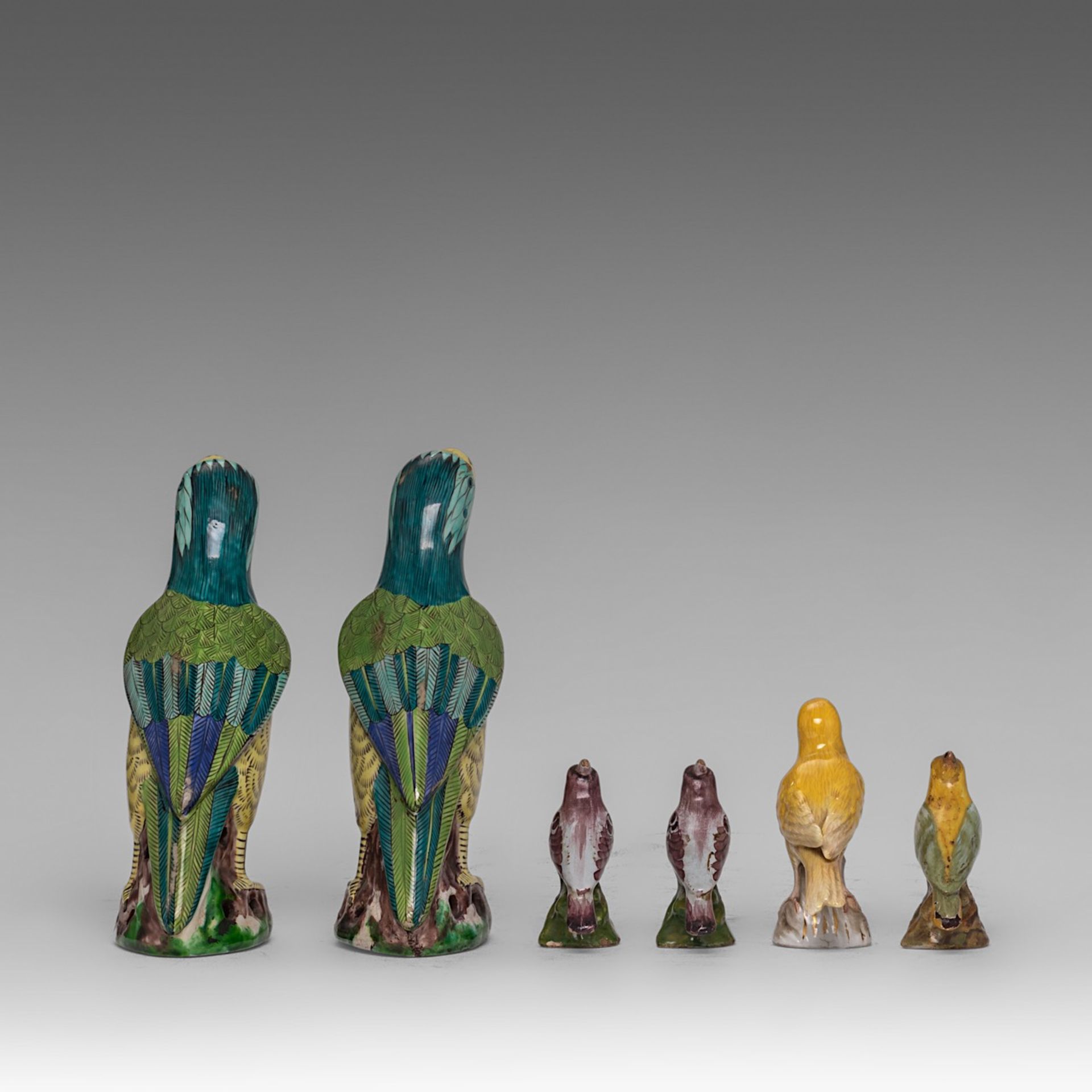 A collection of 6 faience and porcelain bird figurines, Delft, Meissen and others, H 20 cm (tallest) - Image 3 of 5