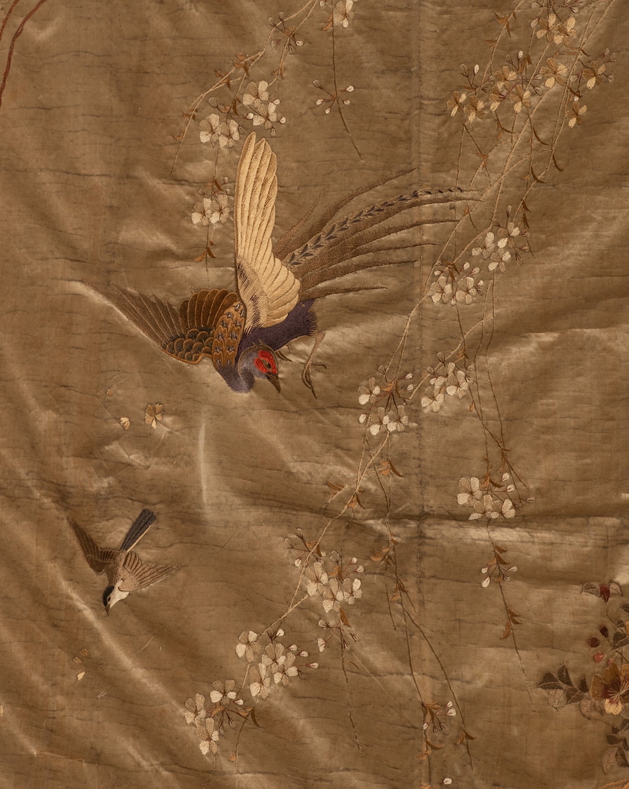 A large Chinese silk 'Pheasants' embroidery, fitted in a glass frame, 19thC, 160 x 114 cm - Image 4 of 5