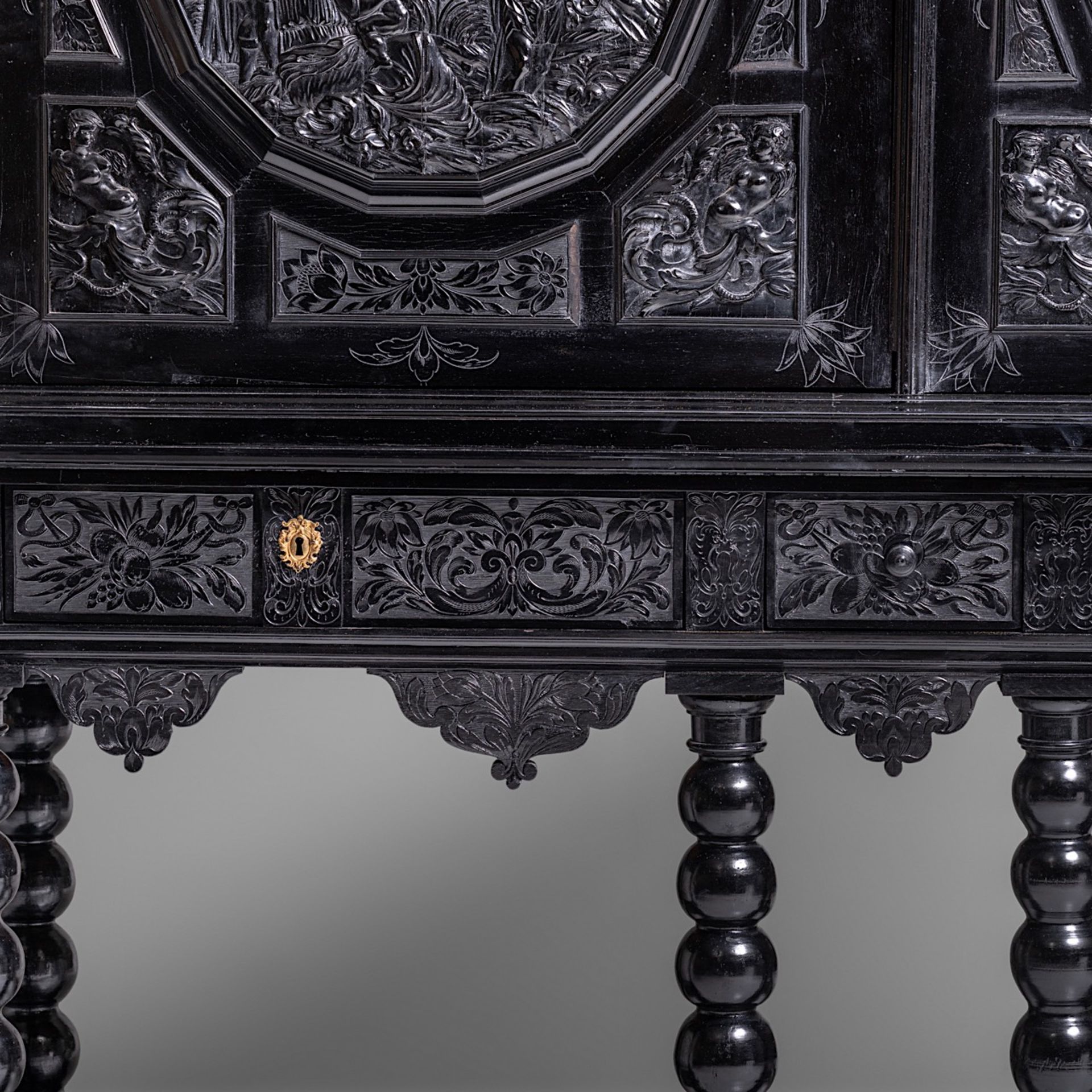 PREMIUM LOT - An exceptional 17thC French ebony and ebonised cabinet-on-stand, H 181,5 - W 163 - D 5 - Bild 14 aus 14