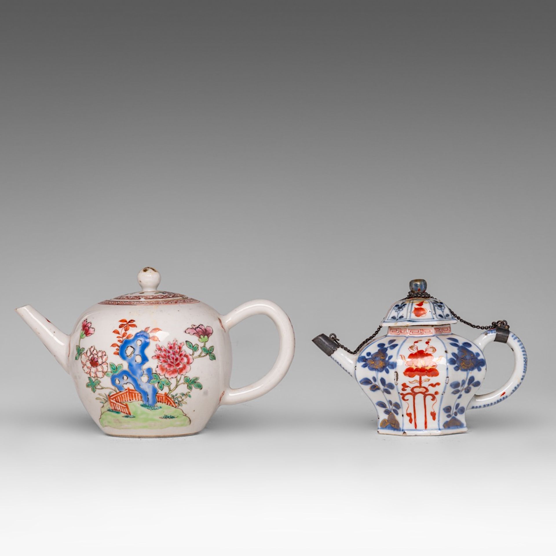 A small collection of Chinese famille rose and Imari export porcelain tea ware, 18thC, largest H 9 - - Image 2 of 17