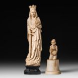 Two European ivory sculptures of saints, H 32 cm - total weight 927 g / H 16 cm - total weight 227 g