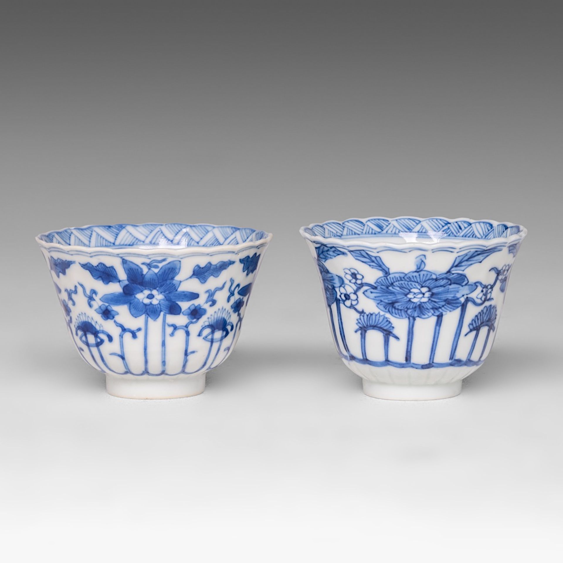 Six matching sets of Chinese blue and white floral decorated tea cups and saucers, Kangxi period, di - Image 9 of 17