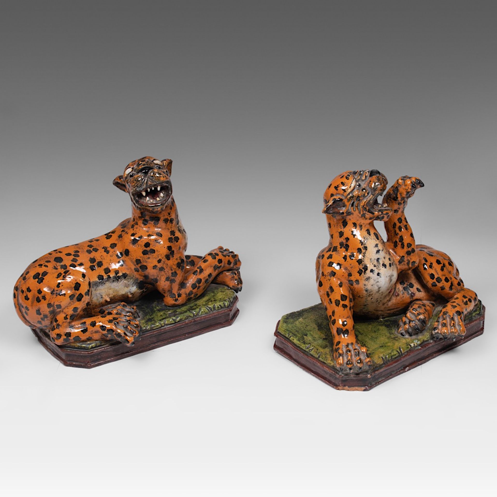 A pair of leopards in the manner of Francesco Antonio Franzoni (1734-1818), H 49 - W 51 cm - Image 2 of 12