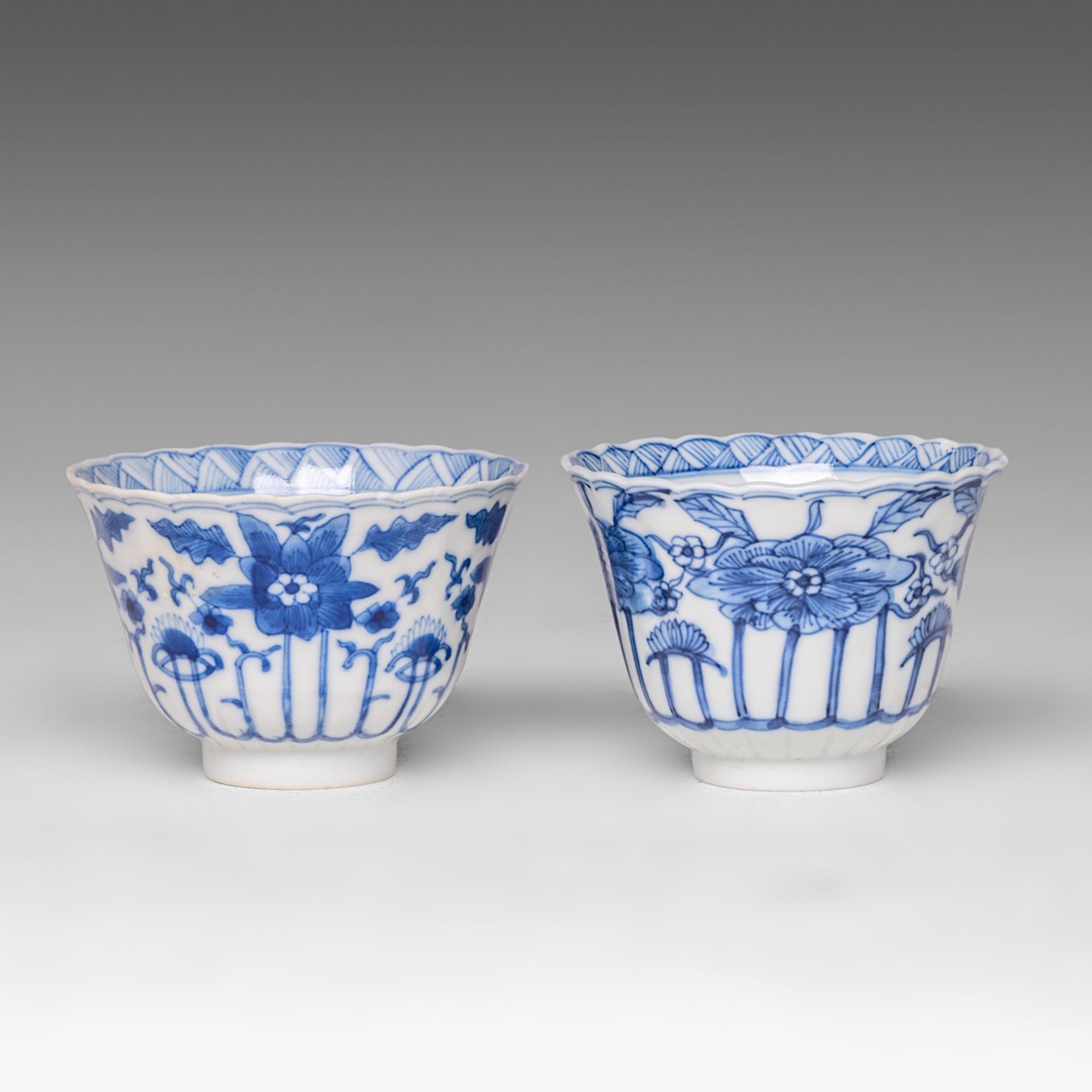 Six matching sets of Chinese blue and white floral decorated tea cups and saucers, Kangxi period, di - Image 7 of 17